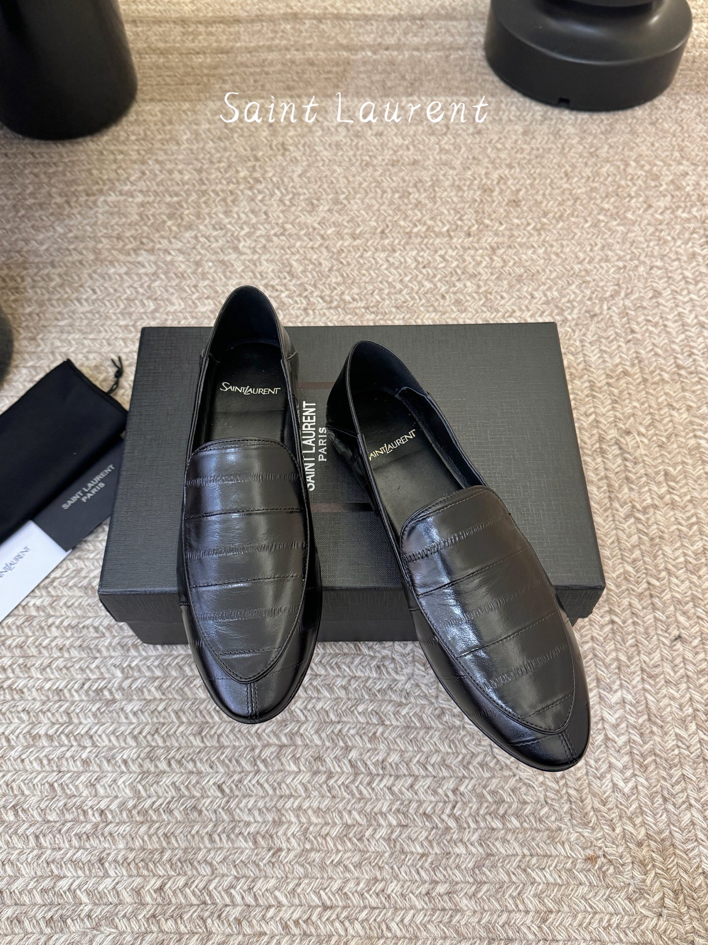 Saint Laurent圣罗兰经典乐福小皮鞋 超级超级无敌火爆的一个款这款我们家每个版面的五金扣都要开