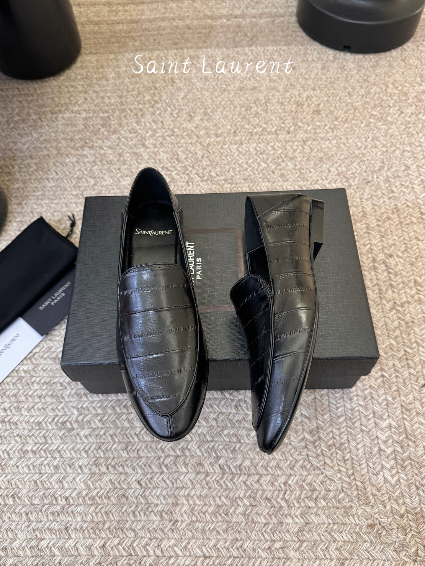 Saint Laurent圣罗兰经典乐福小皮鞋 超级超级无敌火爆的一个款这款我们家每个版面的五金扣都要开