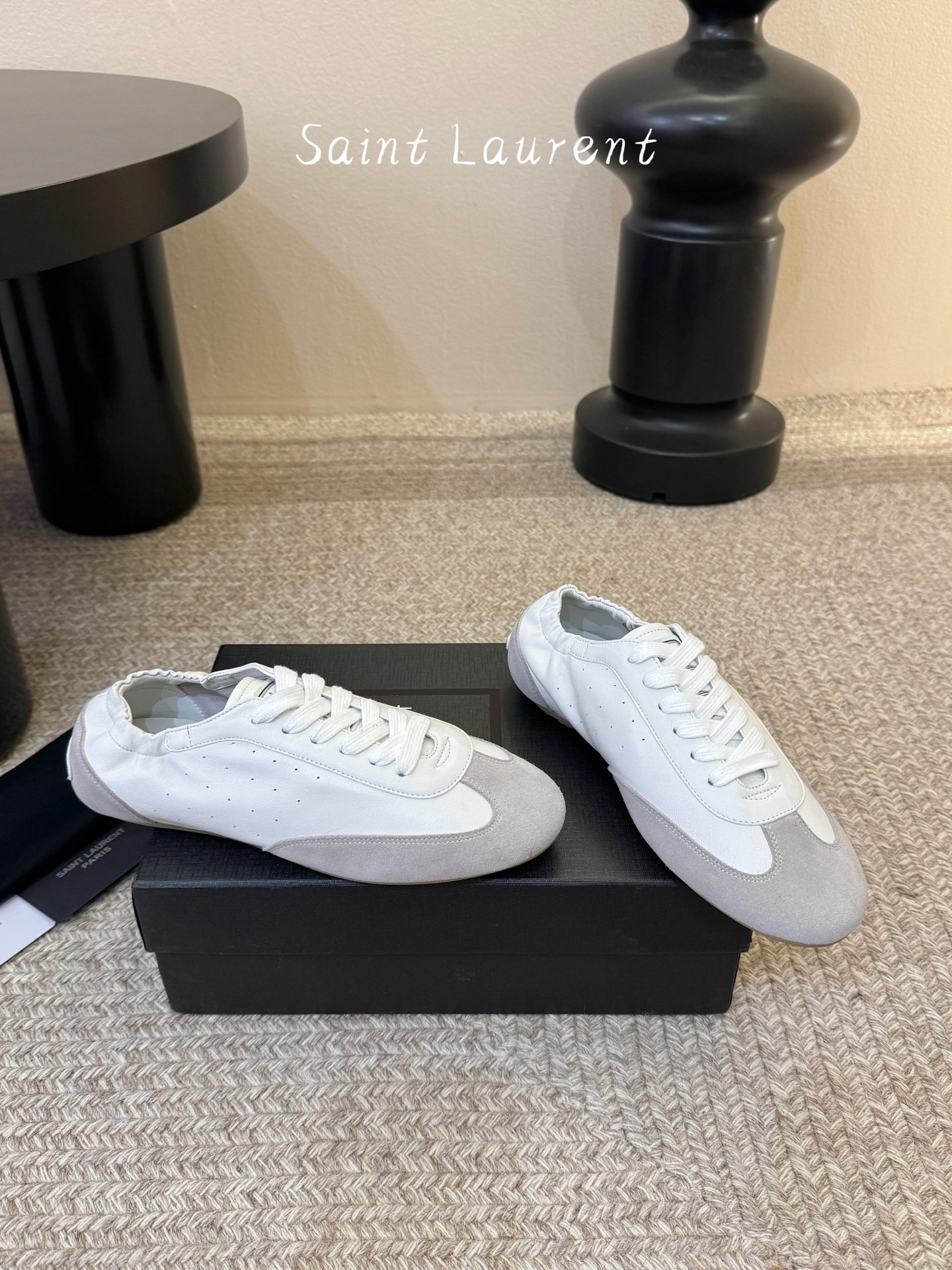 SAINT LAURENT圣罗兰最新款休闲鞋 薄底鞋 超多明星时尚博主种草 朴彩英rose同款 简约的设