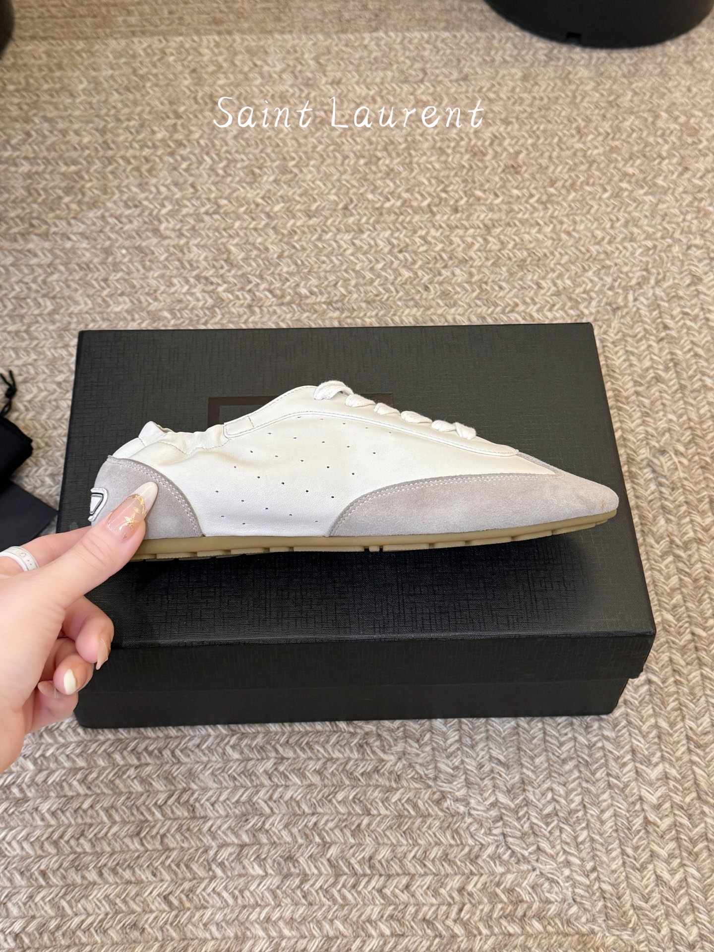 SAINT LAURENT圣罗兰最新款休闲鞋 薄底鞋 超多明星时尚博主种草 朴彩英rose同款 简约的设