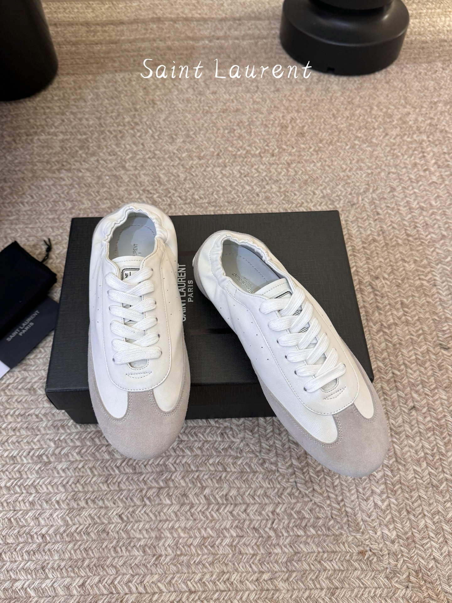 SAINT LAURENT圣罗兰最新款休闲鞋 薄底鞋 超多明星时尚博主种草 朴彩英rose同款 简约的设