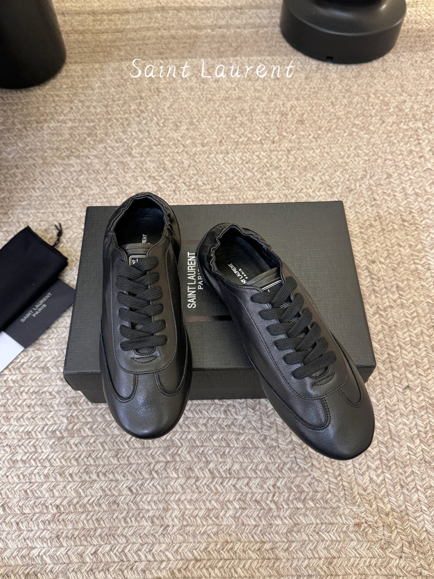 SAINT LAURENT圣罗兰最新款休闲鞋 薄底鞋 超多明星时尚博主种草 朴彩英rose同款 简约的设