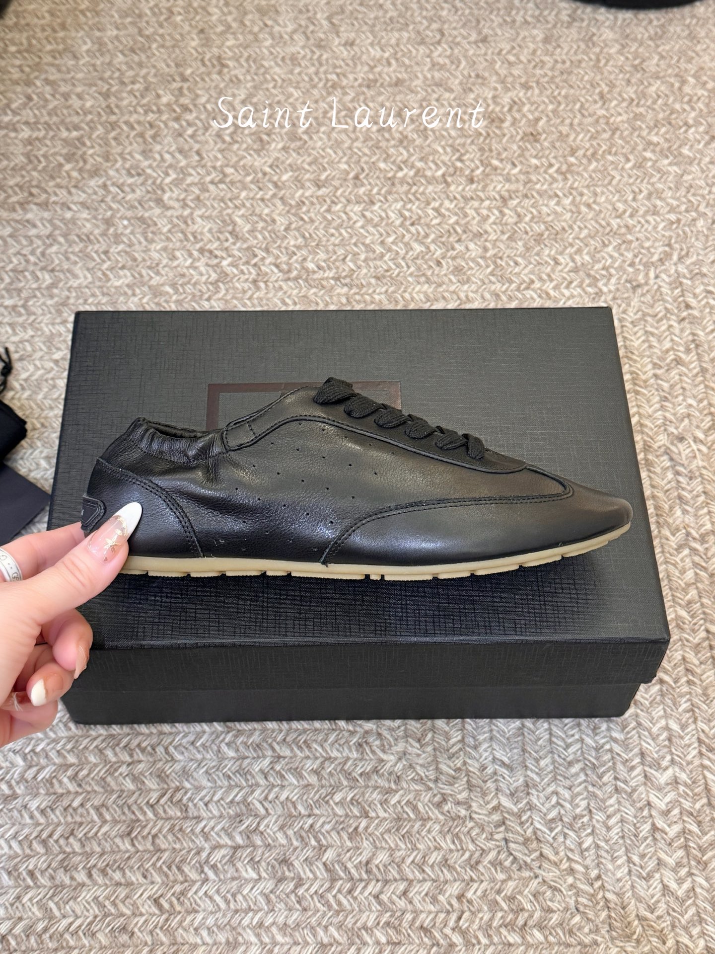 SAINT LAURENT圣罗兰最新款休闲鞋 薄底鞋 超多明星时尚博主种草 朴彩英rose同款 简约的设