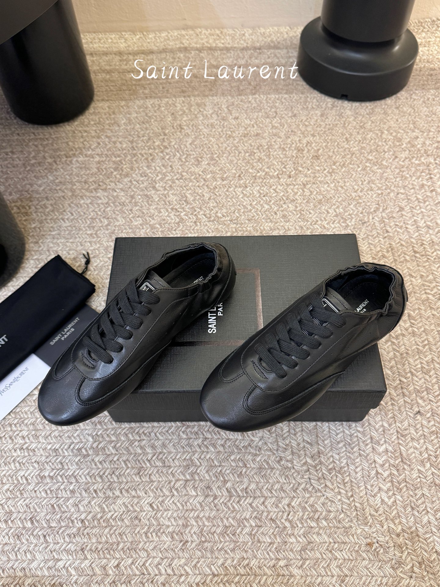 SAINT LAURENT圣罗兰最新款休闲鞋 薄底鞋 超多明星时尚博主种草 朴彩英rose同款 简约的设