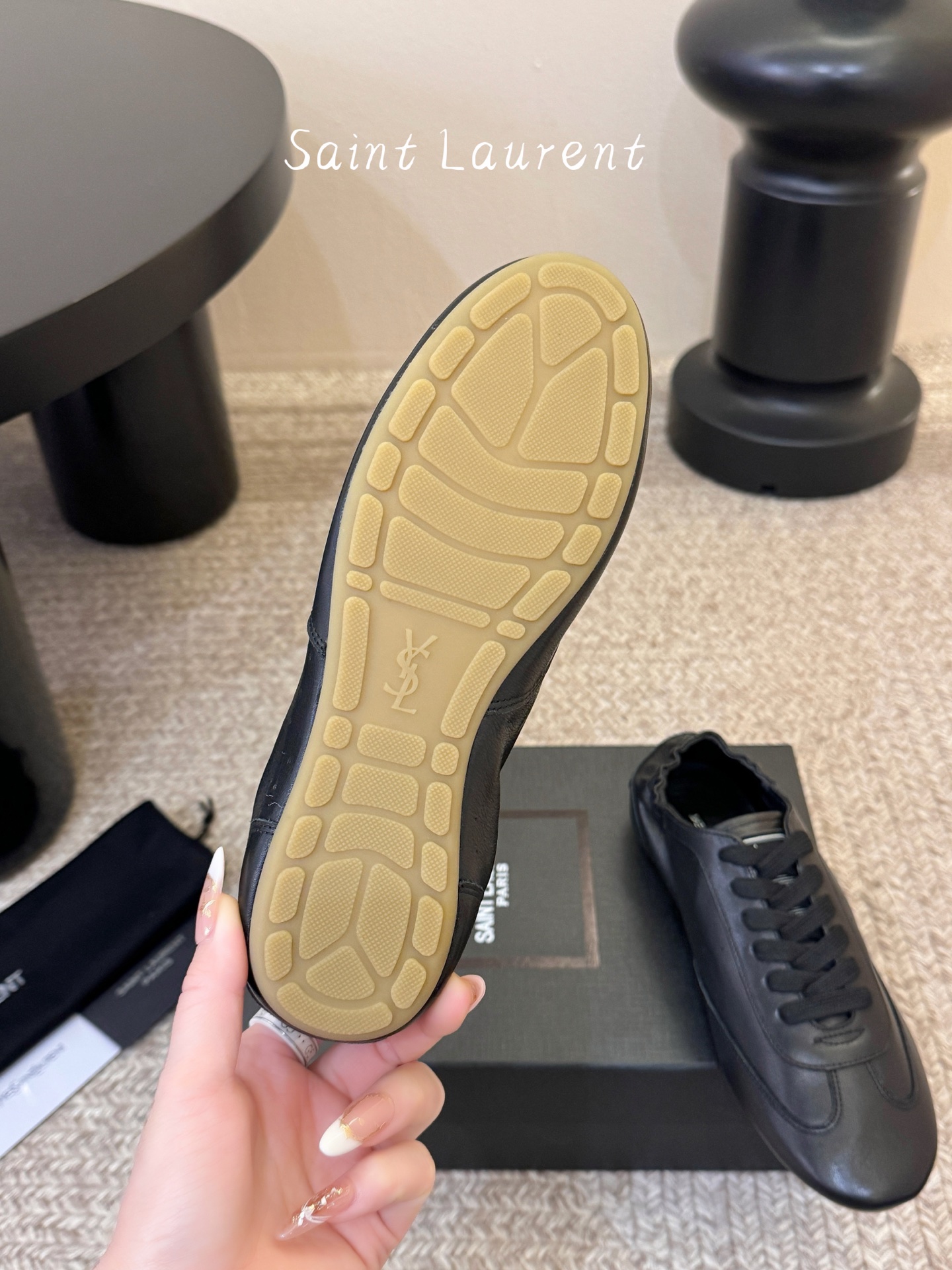 SAINT LAURENT圣罗兰最新款休闲鞋 薄底鞋 超多明星时尚博主种草 朴彩英rose同款 简约的设