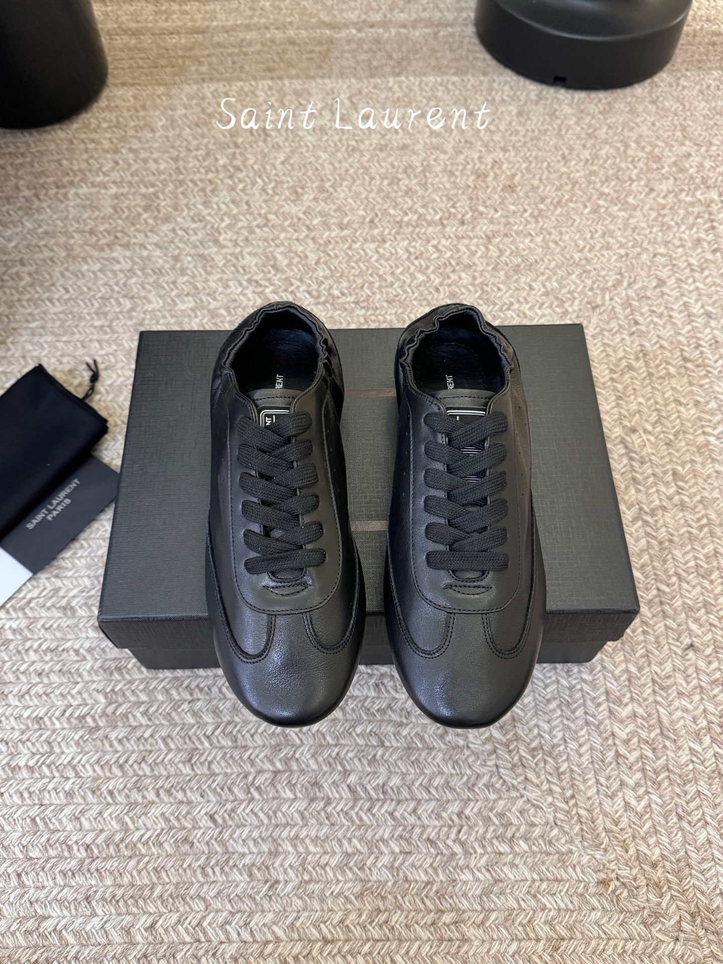 SAINT LAURENT圣罗兰最新款休闲鞋 薄底鞋 超多明星时尚博主种草 朴彩英rose同款 简约的设