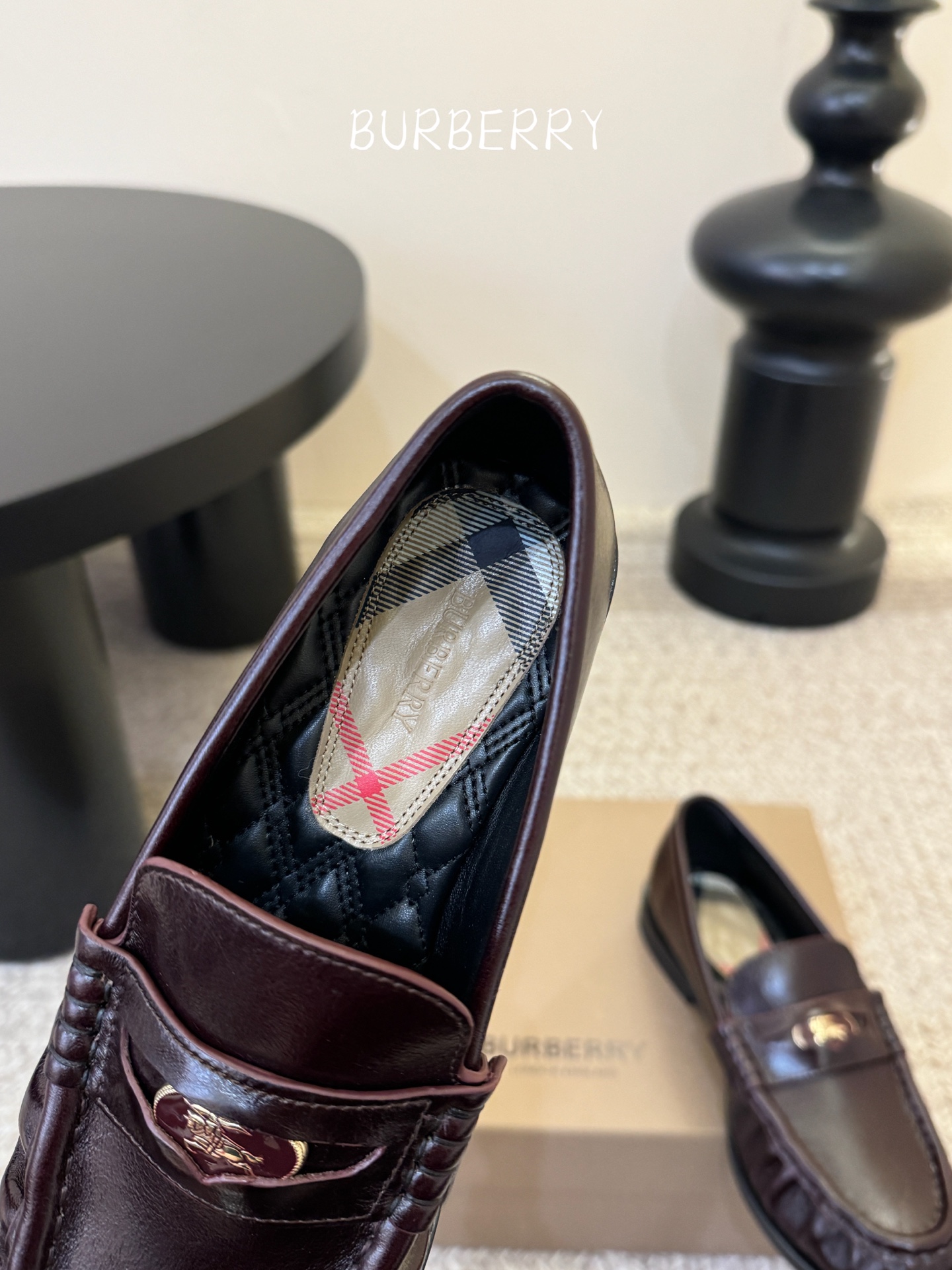 BURBERRY～博柏利、巴宝莉BBR F049 出自设计师Daniel Lee 26ss/春夏全新设计