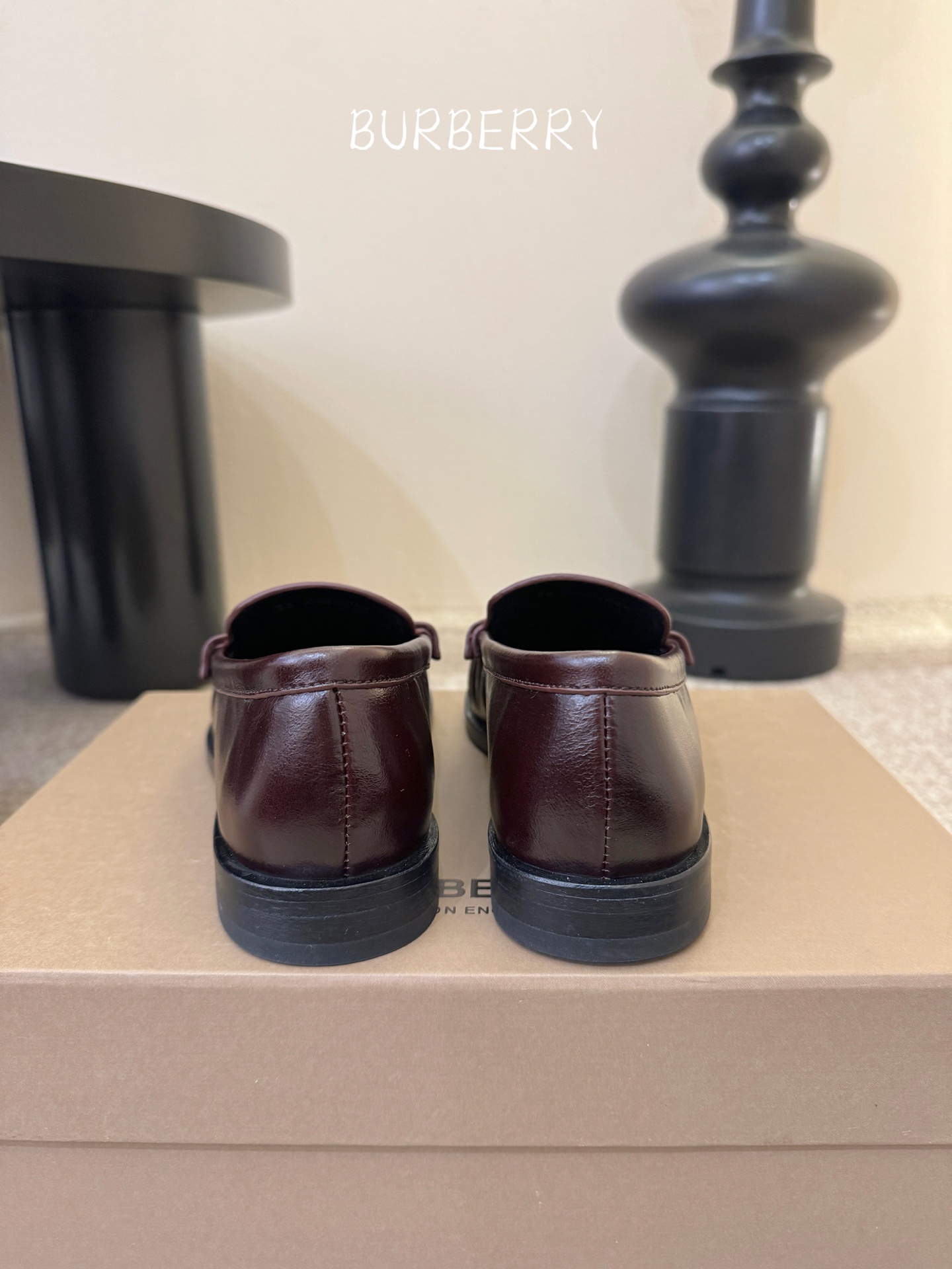 BURBERRY～博柏利、巴宝莉BBR F049 出自设计师Daniel Lee 26ss/春夏全新设计