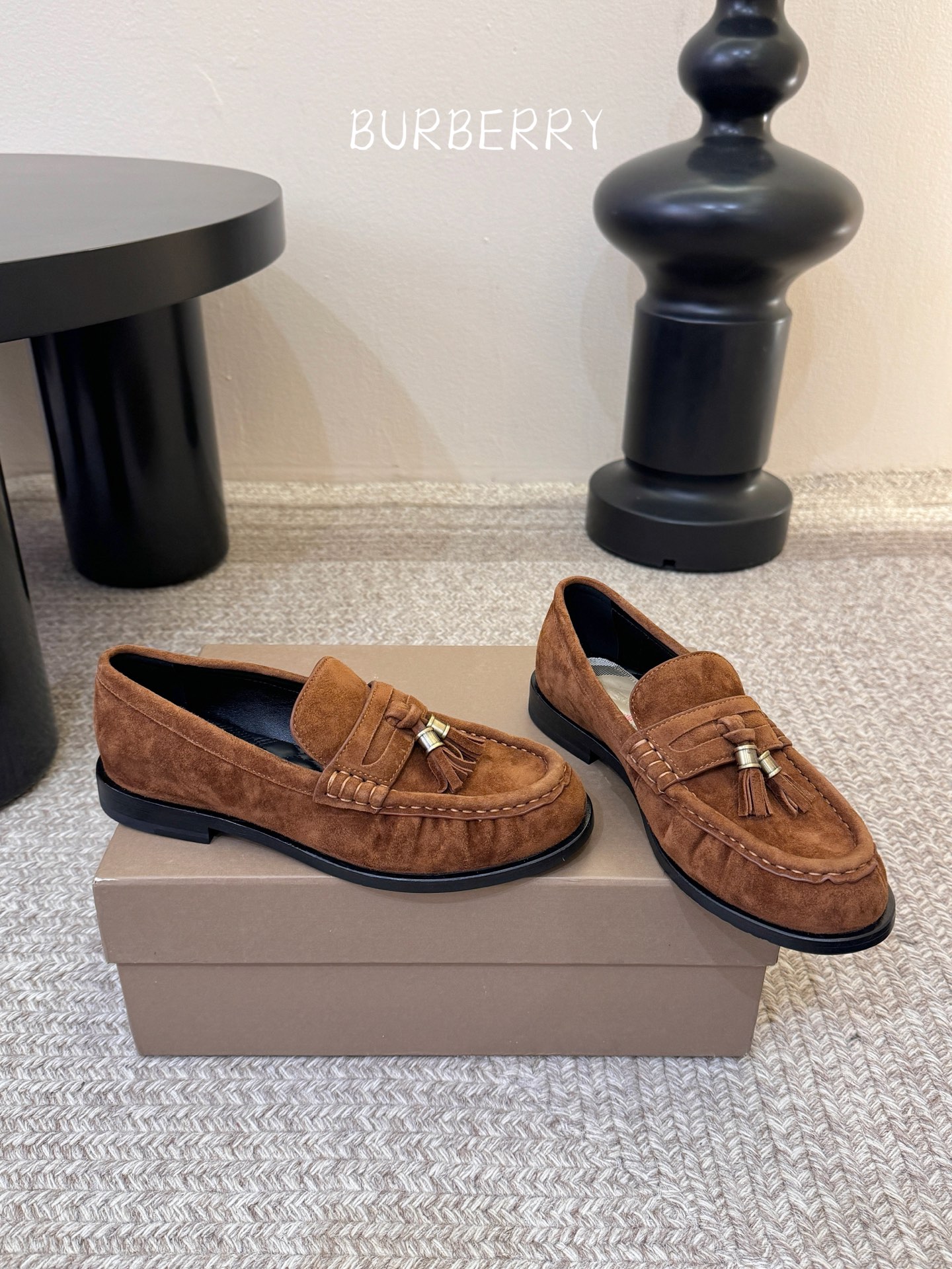 BURBERRY～博柏利、巴宝莉BBR F049 出自设计师Daniel Lee 26ss/春夏全新设计