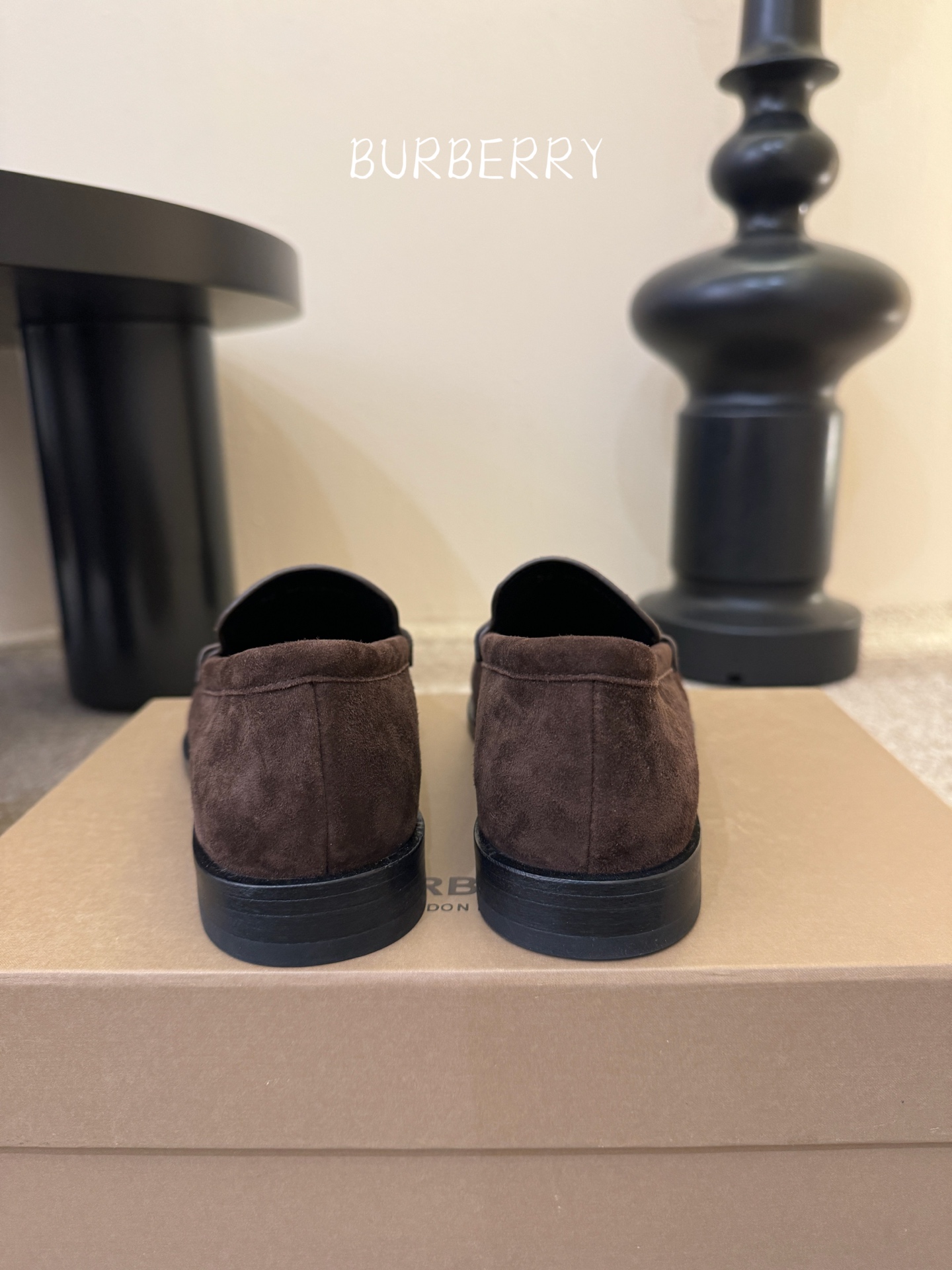 BURBERRY～博柏利、巴宝莉BBR F049 出自设计师Daniel Lee 26ss/春夏全新设计