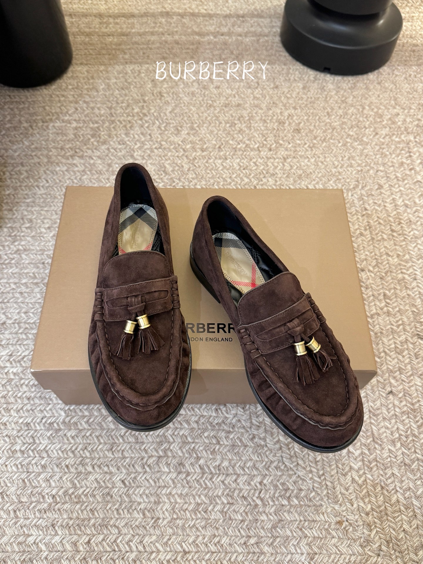 BURBERRY～博柏利、巴宝莉BBR F049 出自设计师Daniel Lee 26ss/春夏全新设计