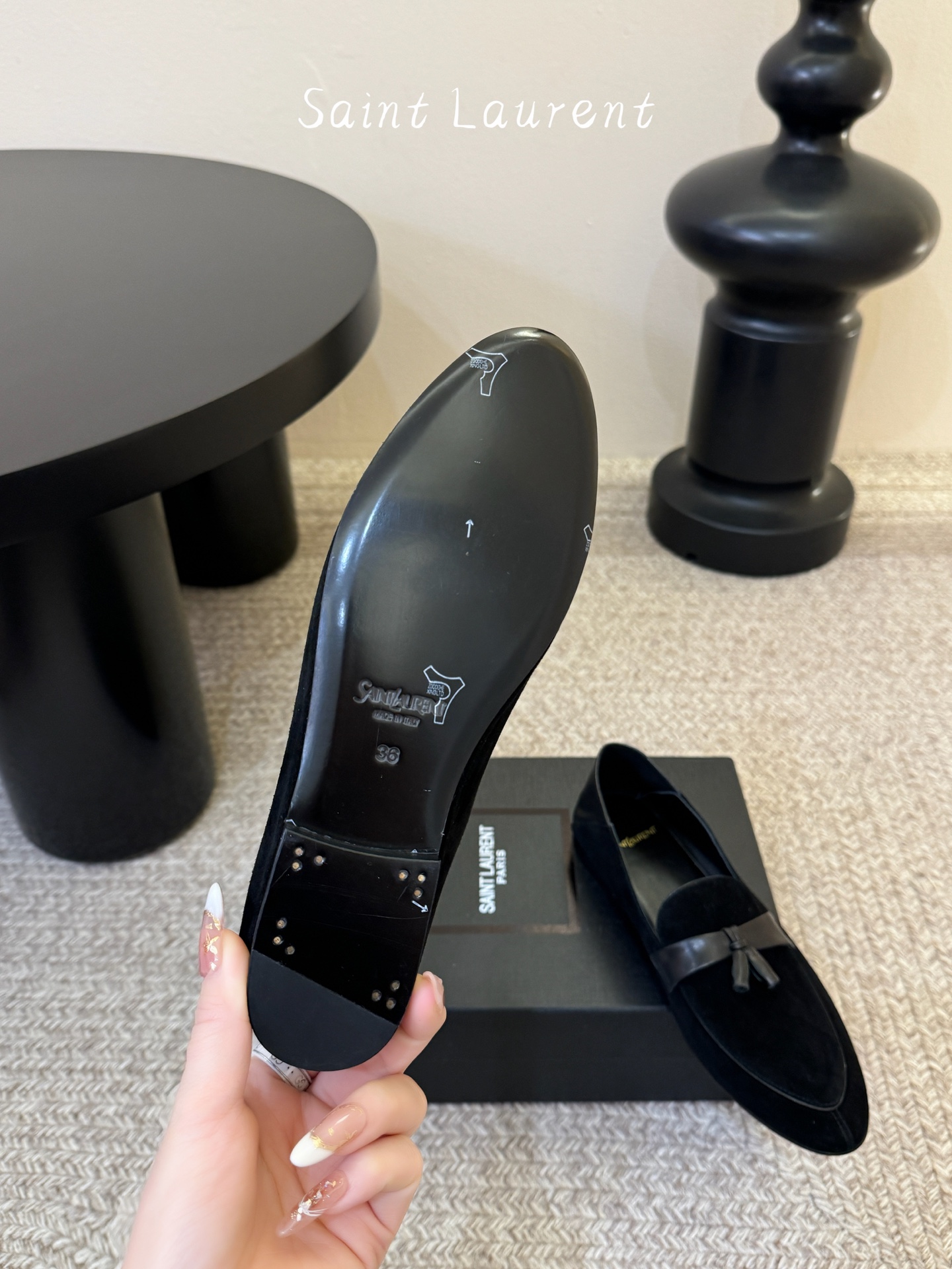 Saint Laurent圣罗兰经典乐福小皮鞋 超级超级无敌火爆的一个款这款我们家每个版面的五金扣都要开