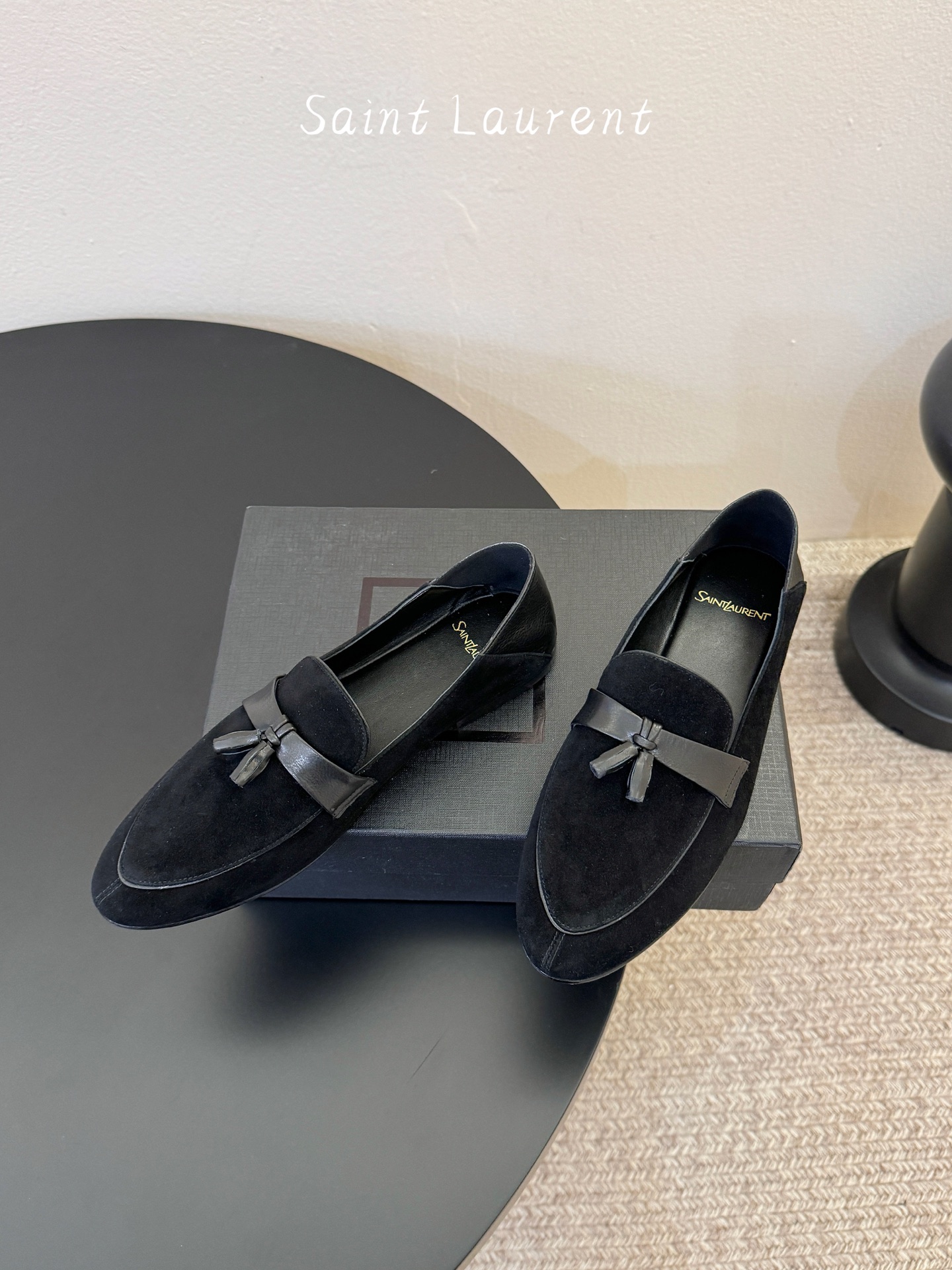 Saint Laurent圣罗兰经典乐福小皮鞋 超级超级无敌火爆的一个款这款我们家每个版面的五金扣都要开