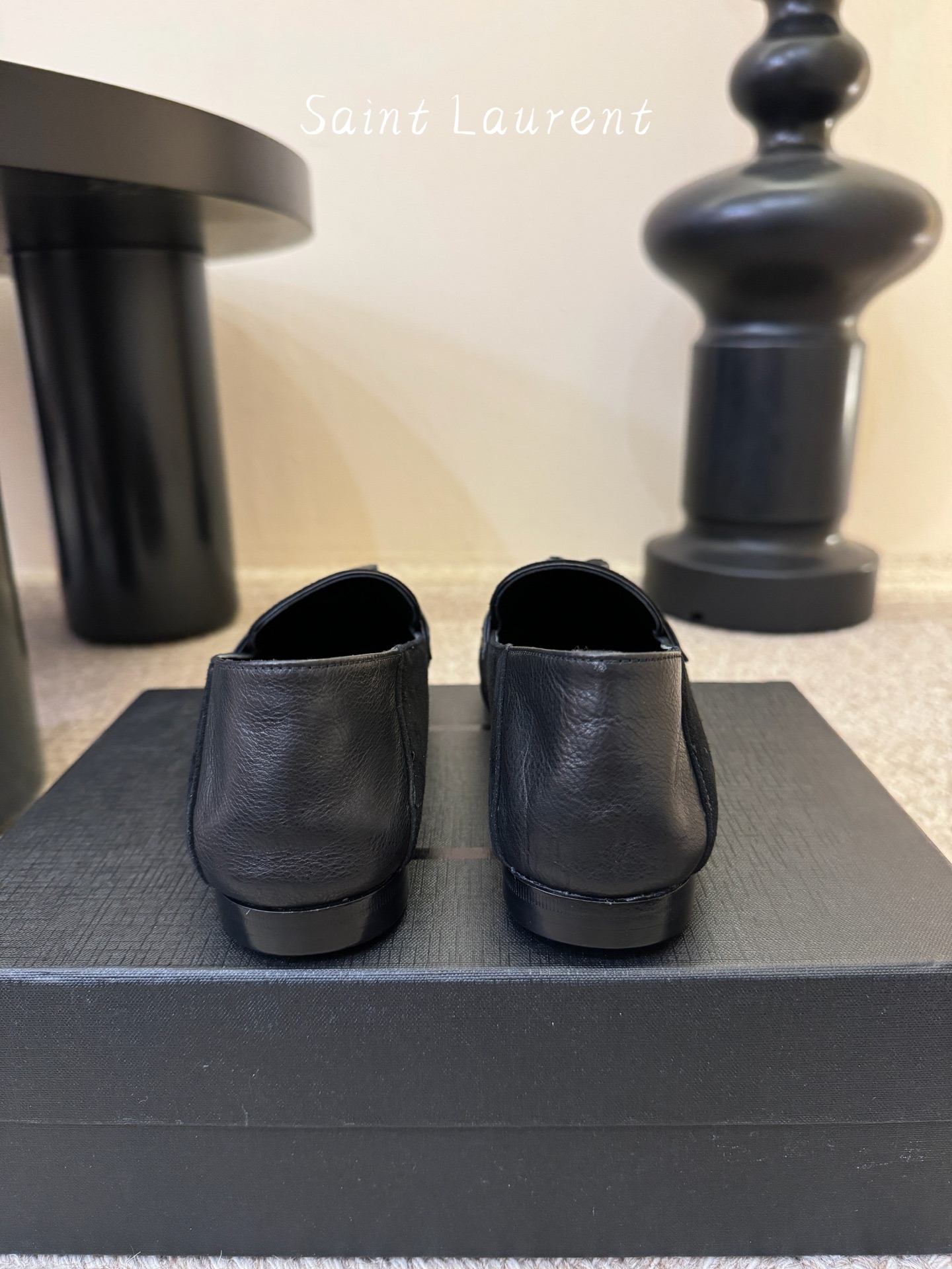 Saint Laurent圣罗兰经典乐福小皮鞋 超级超级无敌火爆的一个款这款我们家每个版面的五金扣都要开