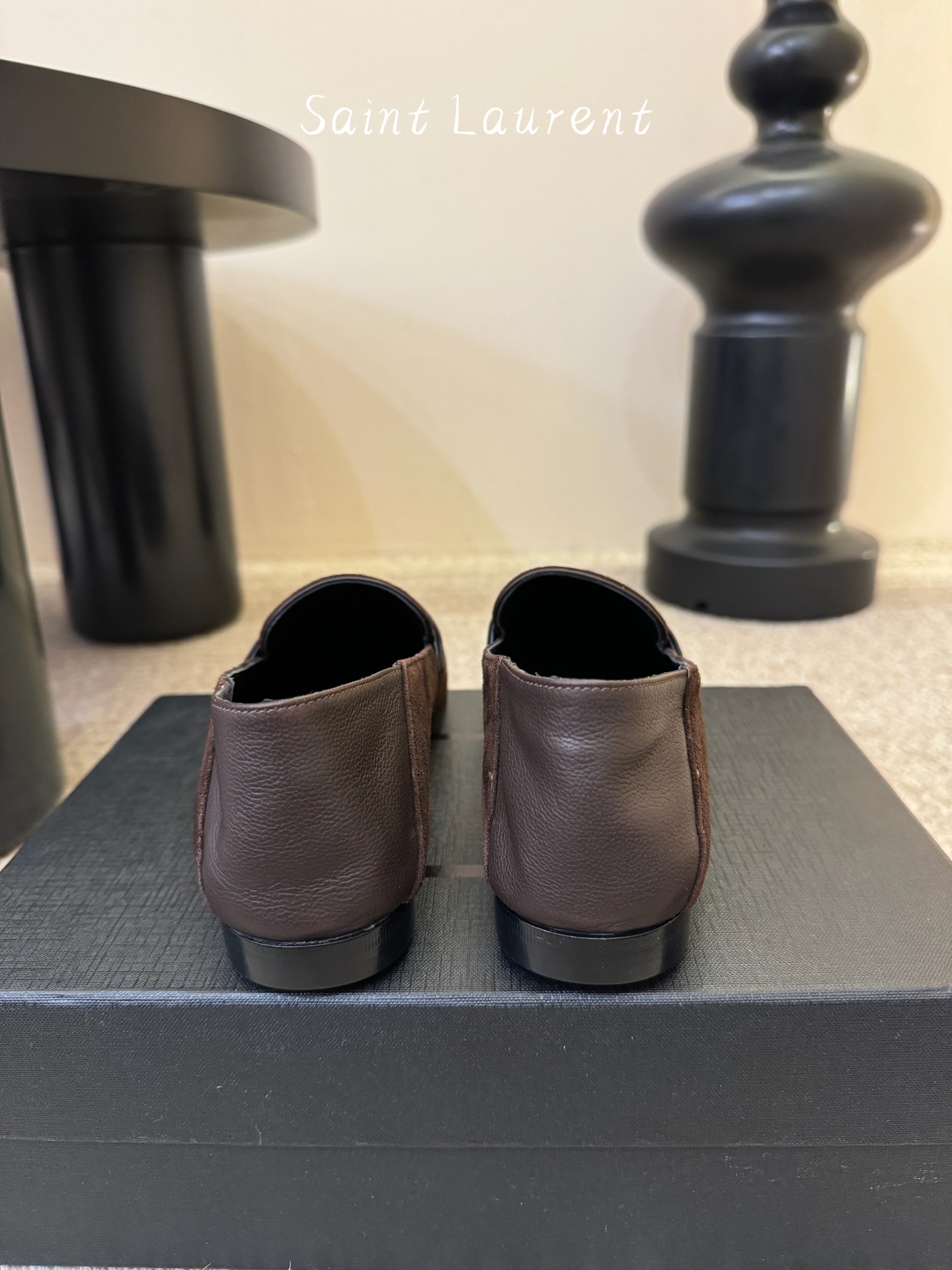 Saint Laurent圣罗兰经典乐福小皮鞋 超级超级无敌火爆的一个款这款我们家每个版面的五金扣都要开