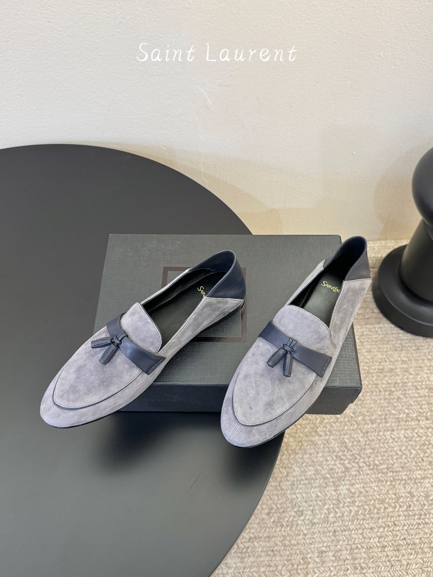 Saint Laurent圣罗兰经典乐福小皮鞋 超级超级无敌火爆的一个款这款我们家每个版面的五金扣都要开