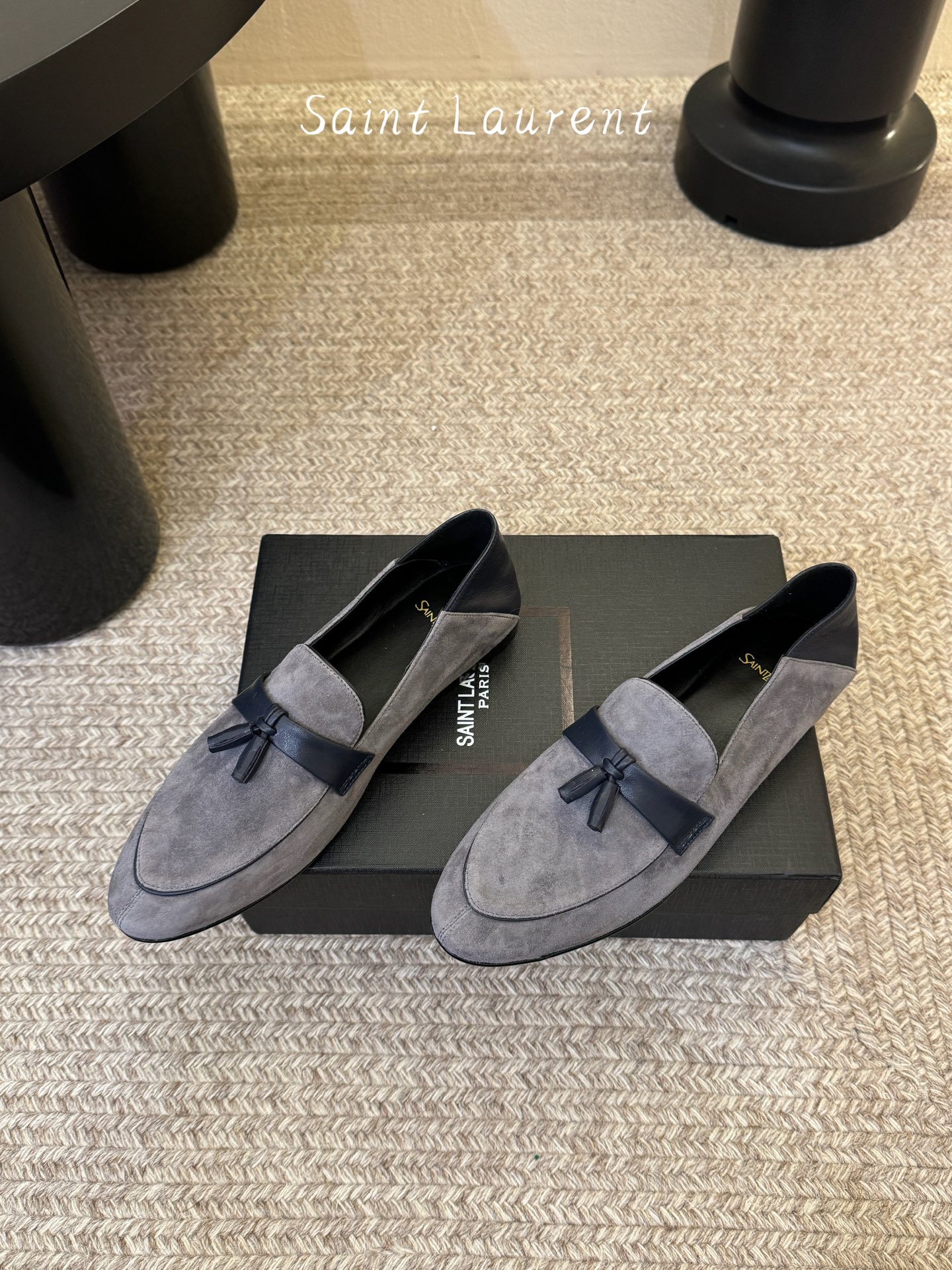 Saint Laurent圣罗兰经典乐福小皮鞋 超级超级无敌火爆的一个款这款我们家每个版面的五金扣都要开