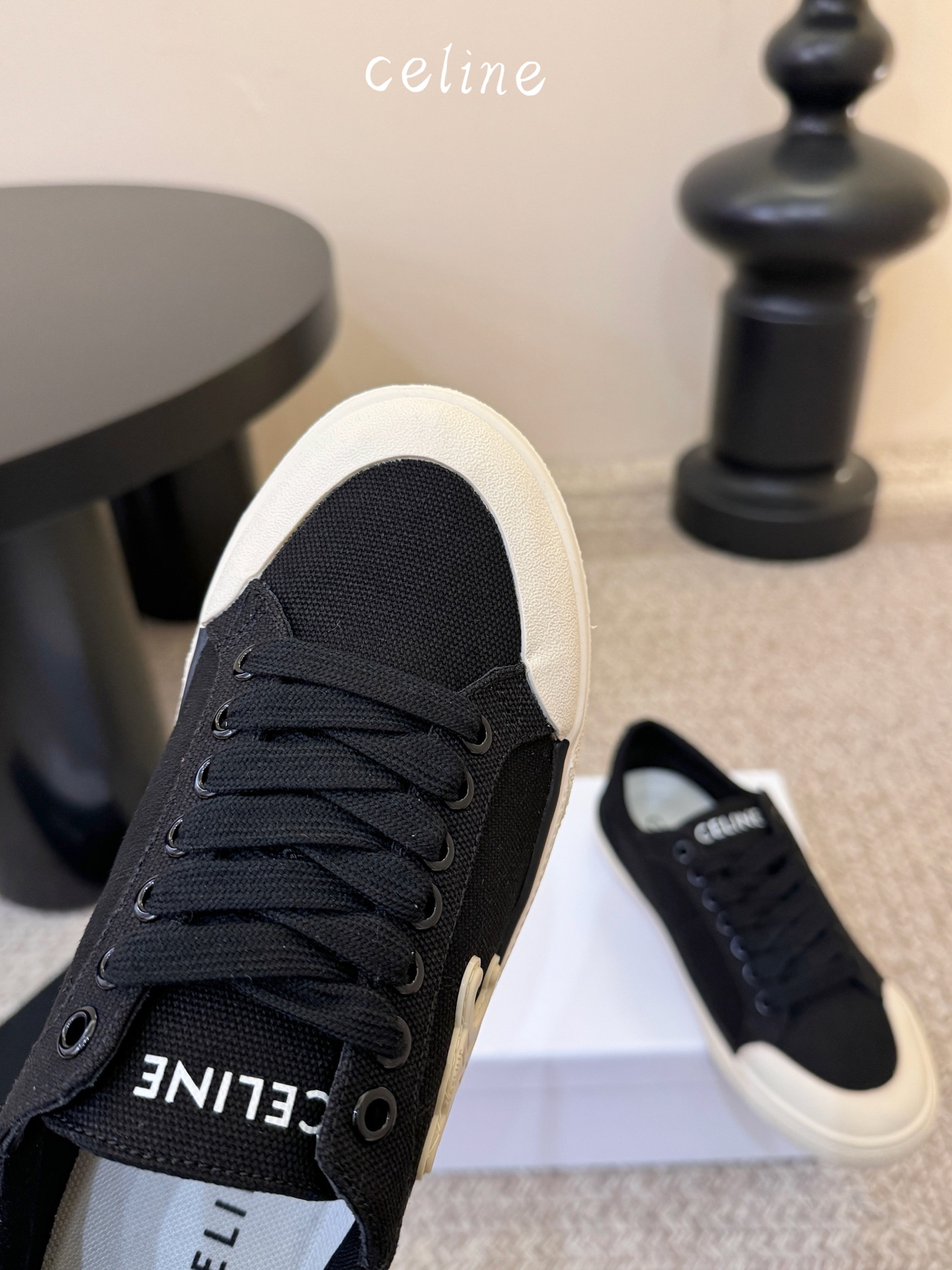 CELIN* 低帮凯旋门帆布鞋鞋后帮和侧面压印CELINE标志厚底面包鞋2025春夏新款女凯旋门徽标系带