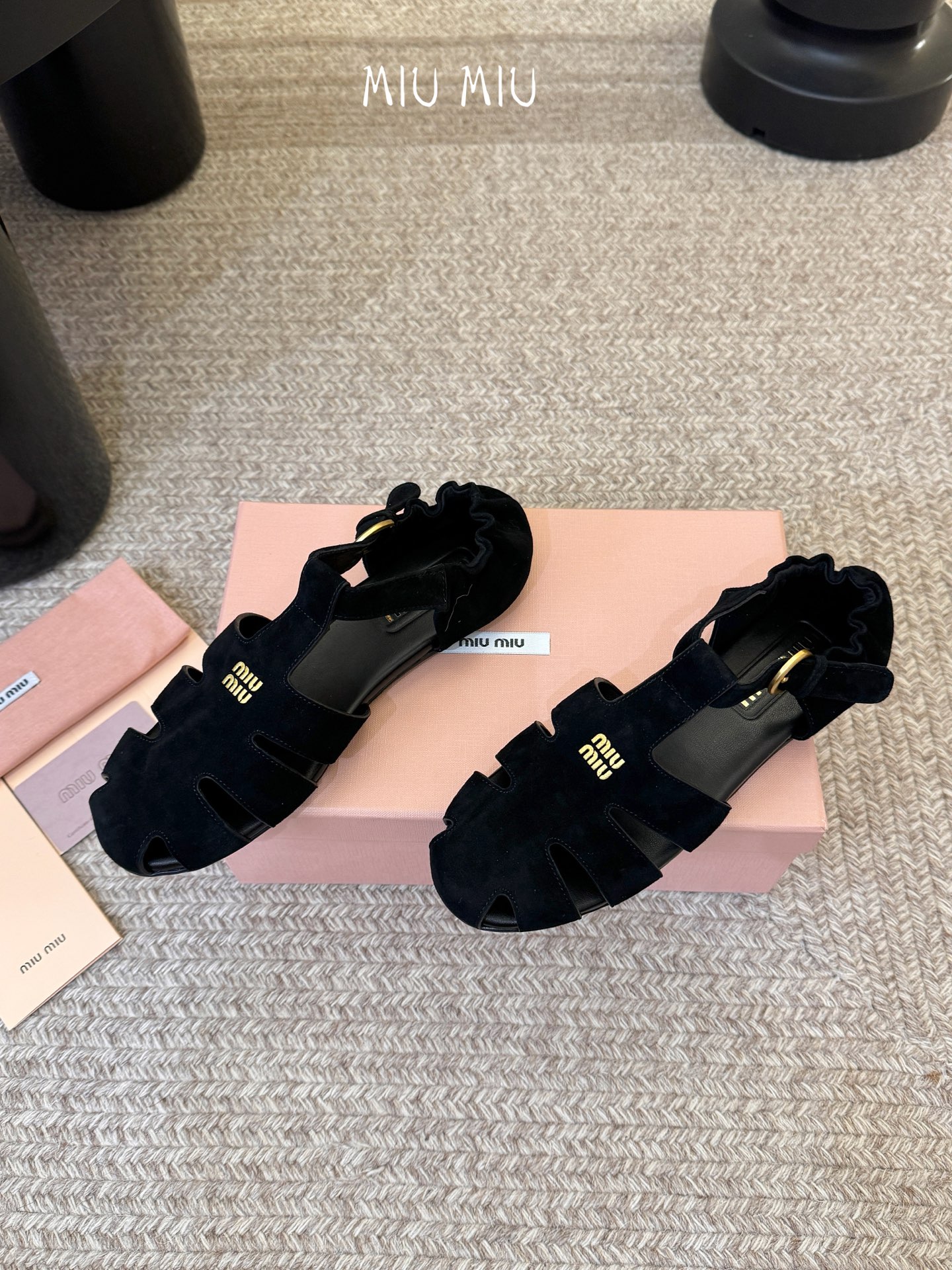 MiuMiu 缪缪 早春新款 走秀新款罗马鞋玛丽珍芭蕾舞鞋官方春夏走秀新款，时髦百搭·即可咸又可甜 一点