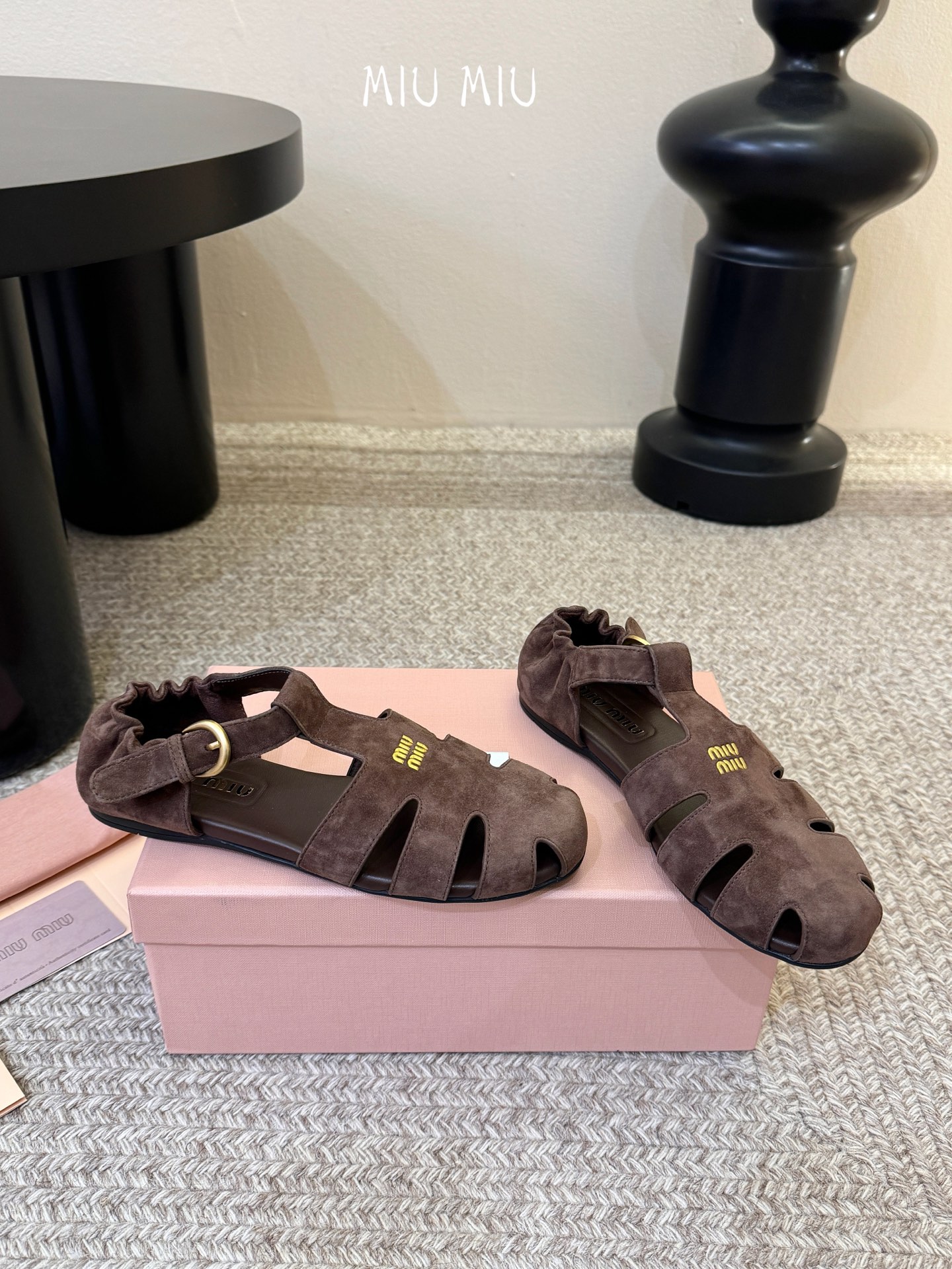 MiuMiu 缪缪 早春新款 走秀新款罗马鞋玛丽珍芭蕾舞鞋官方春夏走秀新款，时髦百搭·即可咸又可甜 一点