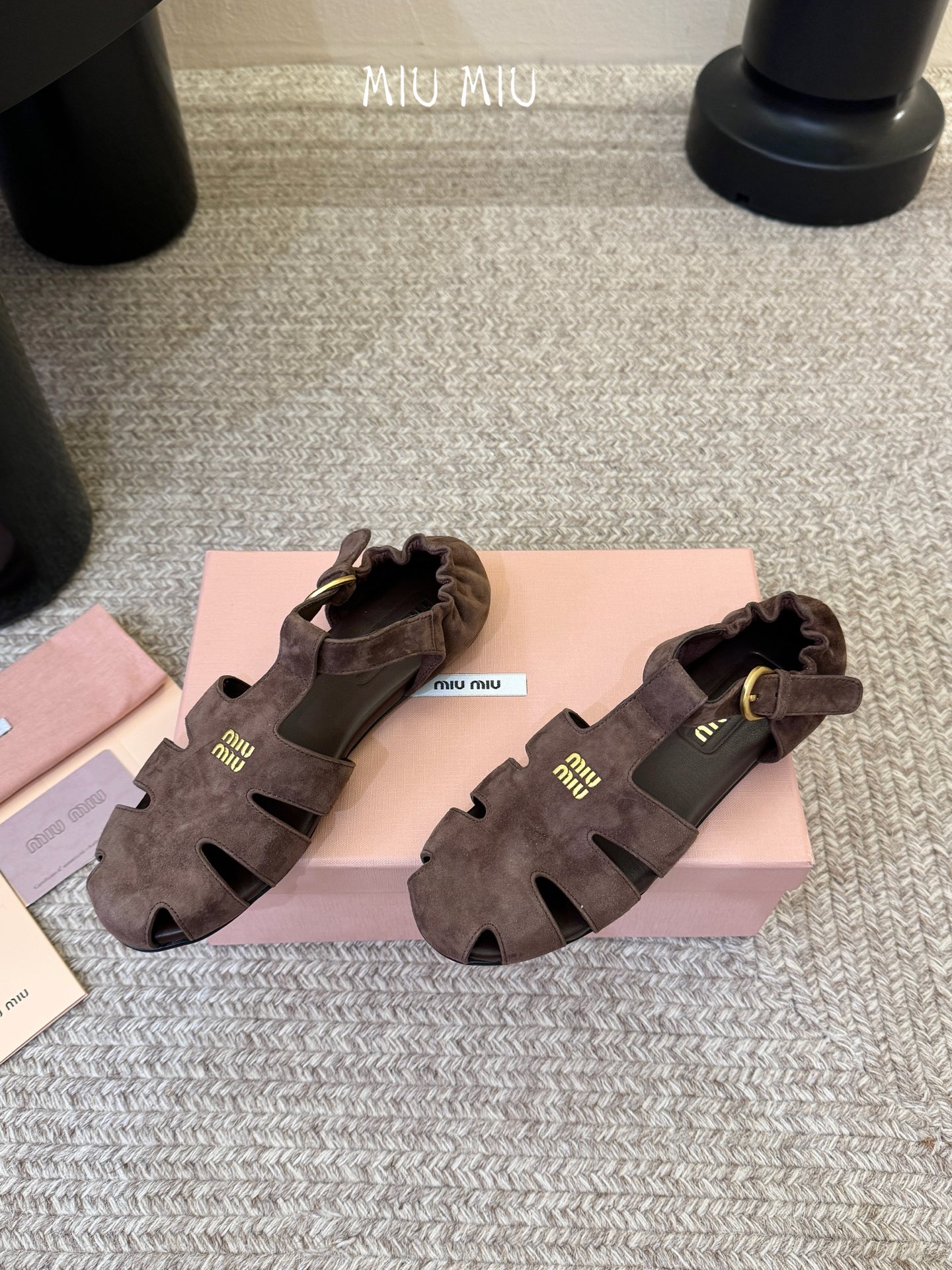 MiuMiu 缪缪 早春新款 走秀新款罗马鞋玛丽珍芭蕾舞鞋官方春夏走秀新款，时髦百搭·即可咸又可甜 一点