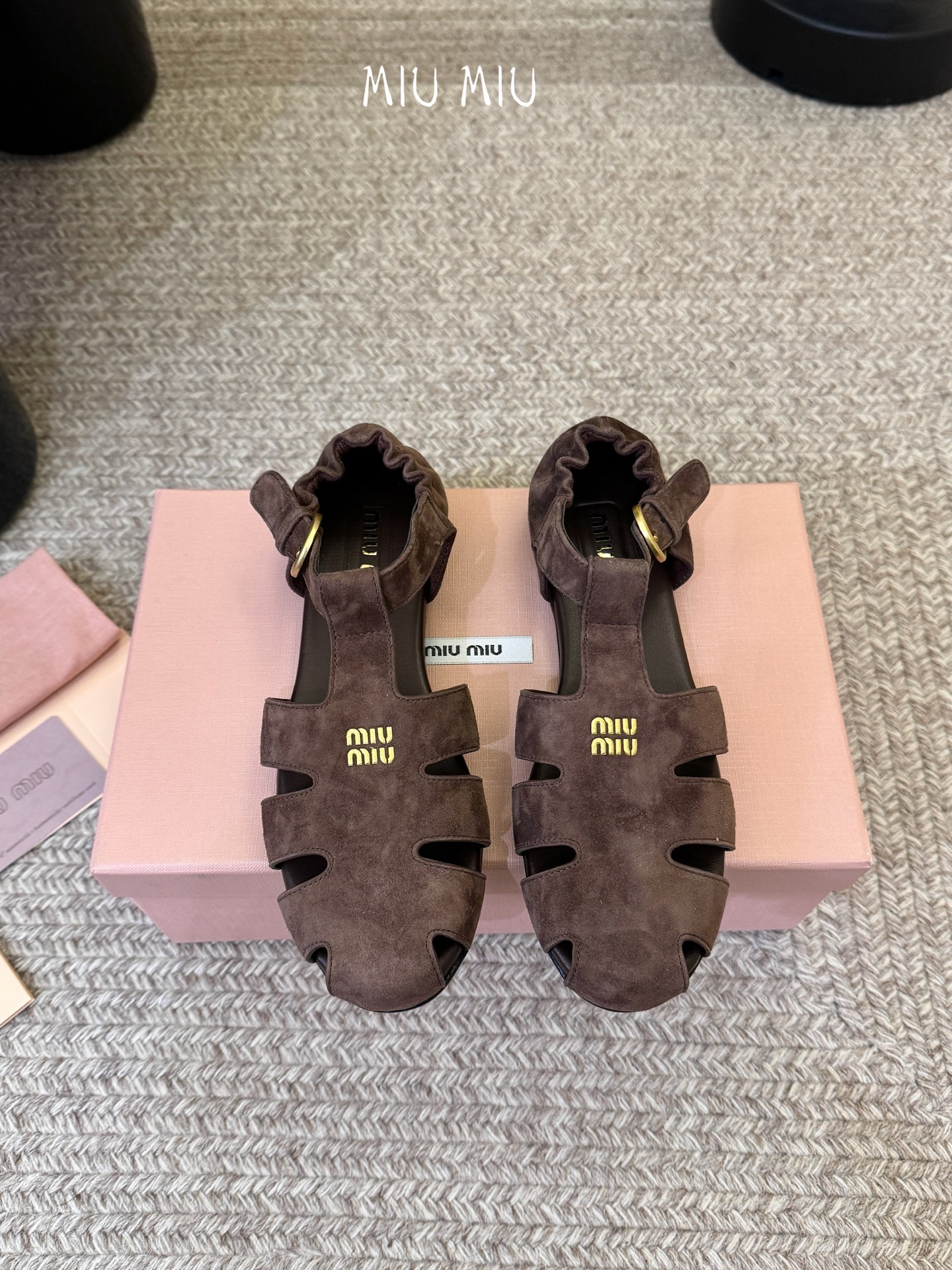 MiuMiu 缪缪 早春新款 走秀新款罗马鞋玛丽珍芭蕾舞鞋官方春夏走秀新款，时髦百搭·即可咸又可甜 一点