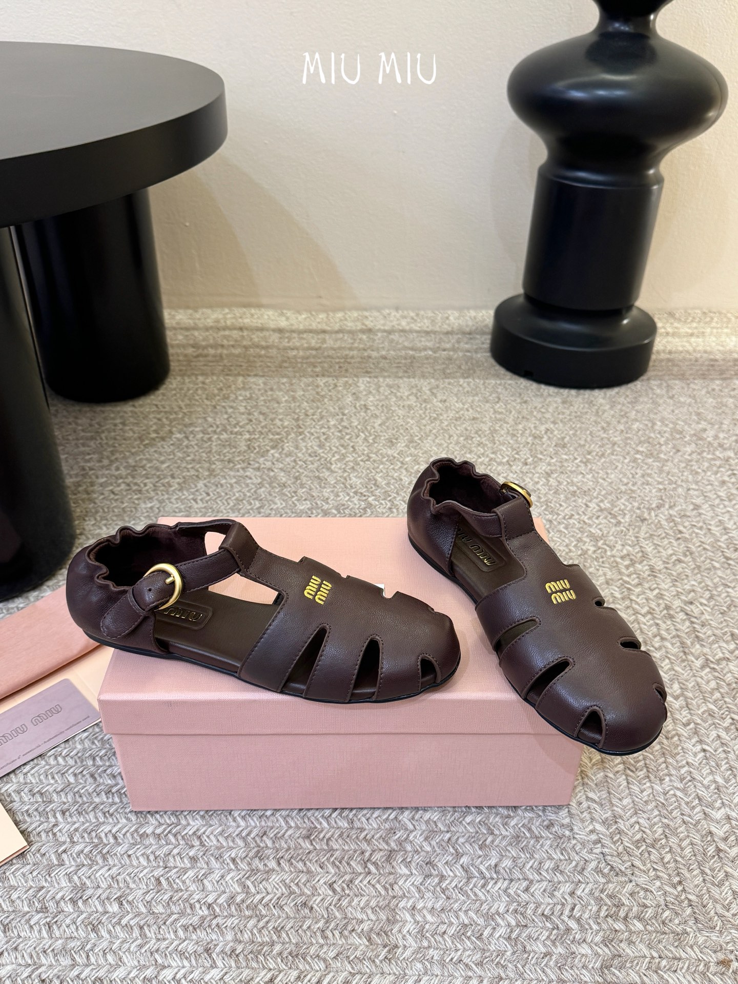 MiuMiu 缪缪 早春新款 走秀新款罗马鞋玛丽珍芭蕾舞鞋官方春夏走秀新款，时髦百搭·即可咸又可甜 一点