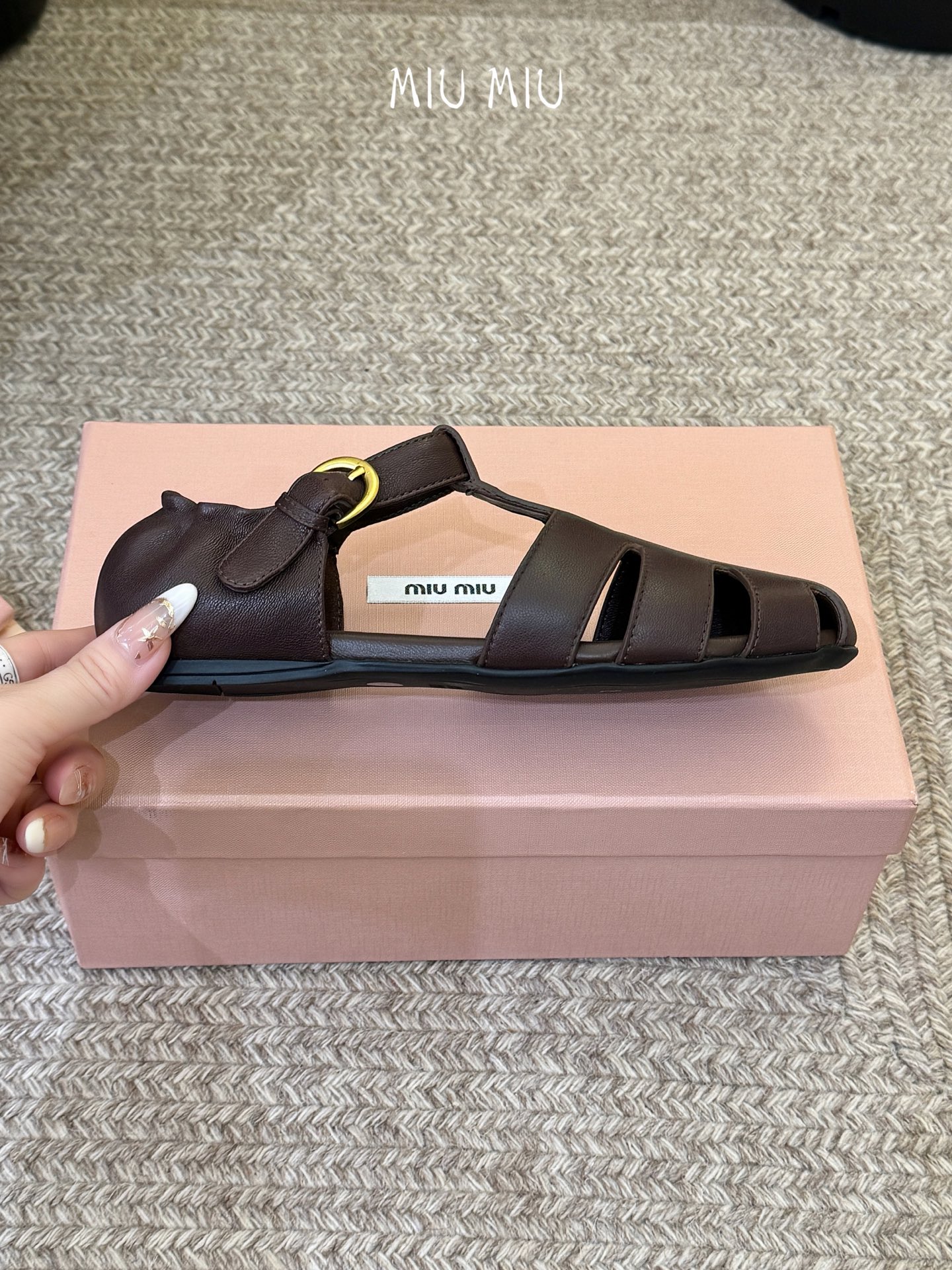 MiuMiu 缪缪 早春新款 走秀新款罗马鞋玛丽珍芭蕾舞鞋官方春夏走秀新款，时髦百搭·即可咸又可甜 一点