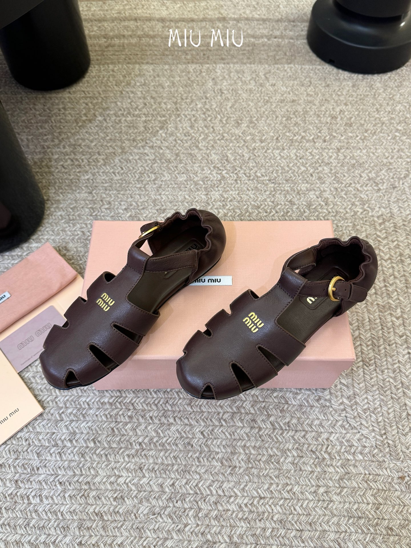 MiuMiu 缪缪 早春新款 走秀新款罗马鞋玛丽珍芭蕾舞鞋官方春夏走秀新款，时髦百搭·即可咸又可甜 一点