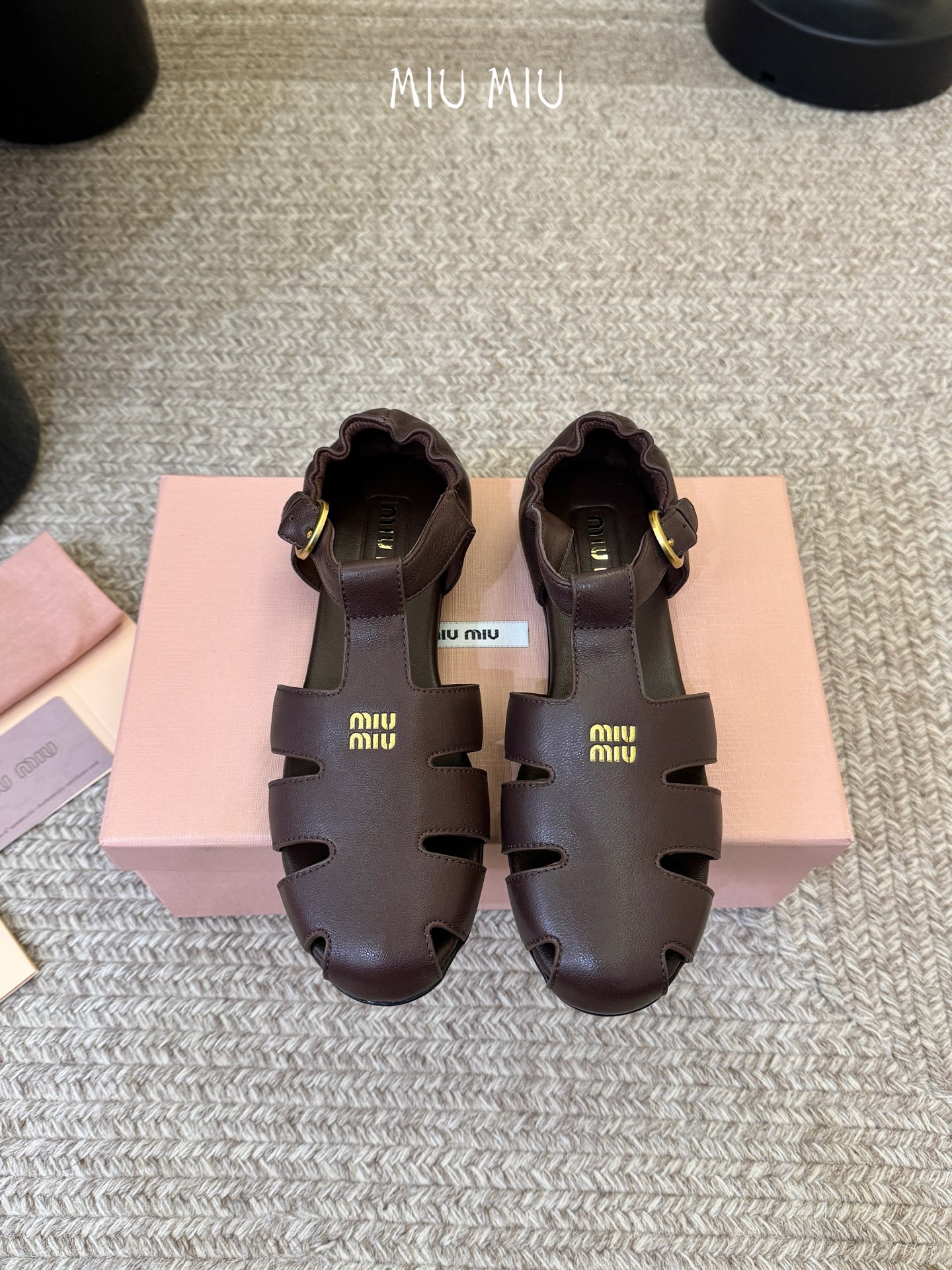 MiuMiu 缪缪 早春新款 走秀新款罗马鞋玛丽珍芭蕾舞鞋官方春夏走秀新款，时髦百搭·即可咸又可甜 一点