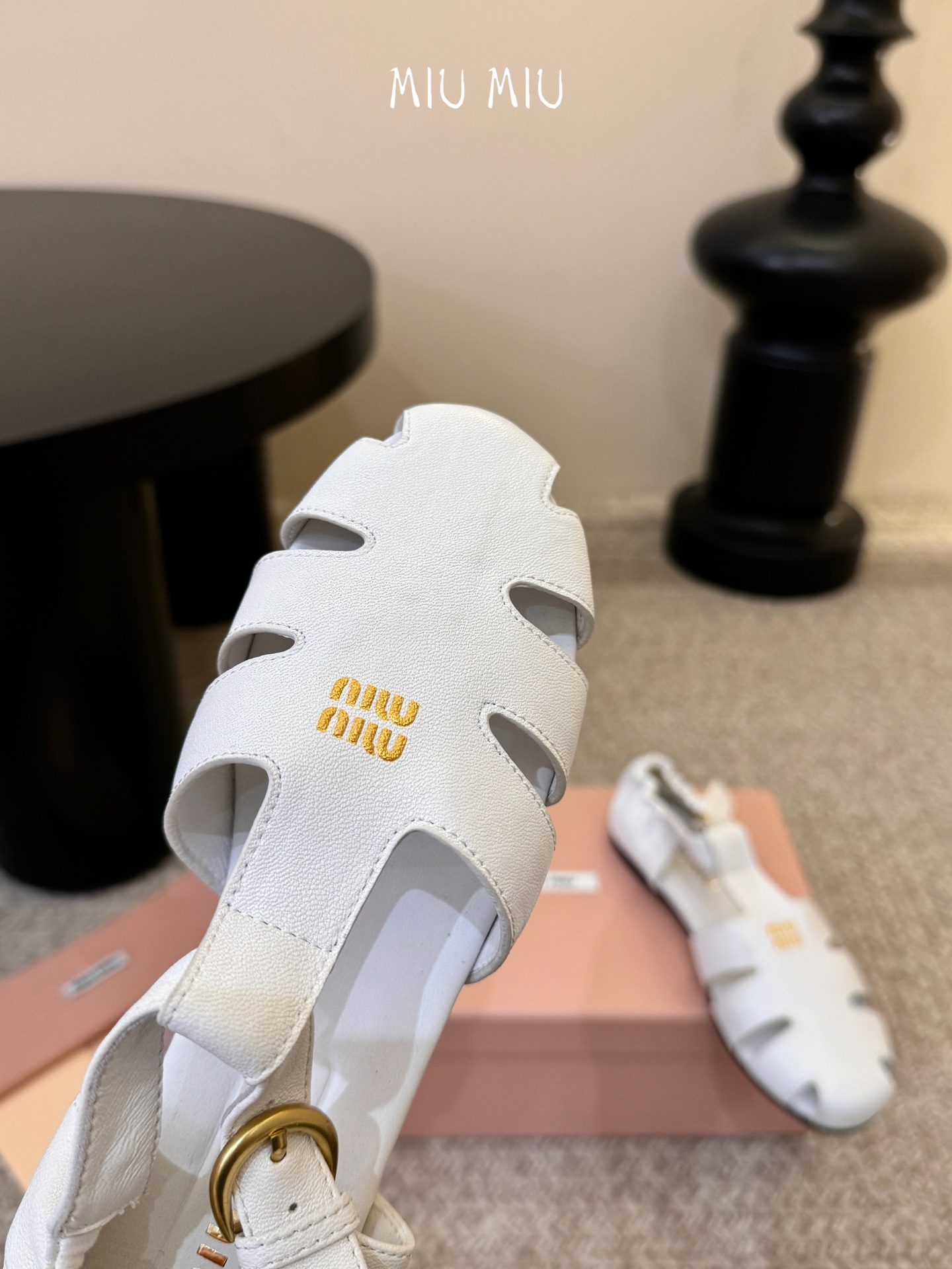 MiuMiu 缪缪 早春新款 走秀新款罗马鞋玛丽珍芭蕾舞鞋官方春夏走秀新款，时髦百搭·即可咸又可甜 一点