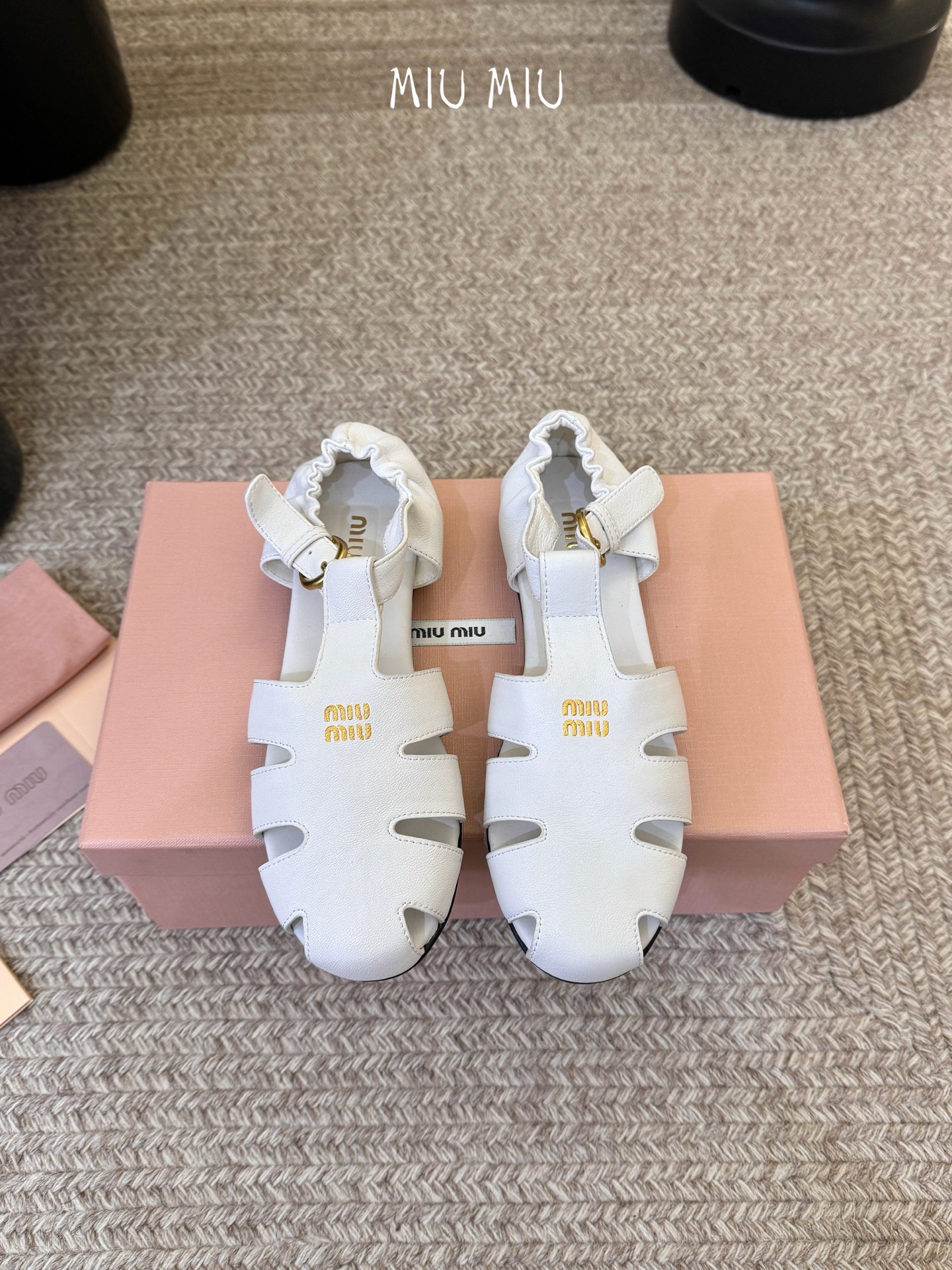 MiuMiu 缪缪 早春新款 走秀新款罗马鞋玛丽珍芭蕾舞鞋官方春夏走秀新款，时髦百搭·即可咸又可甜 一点