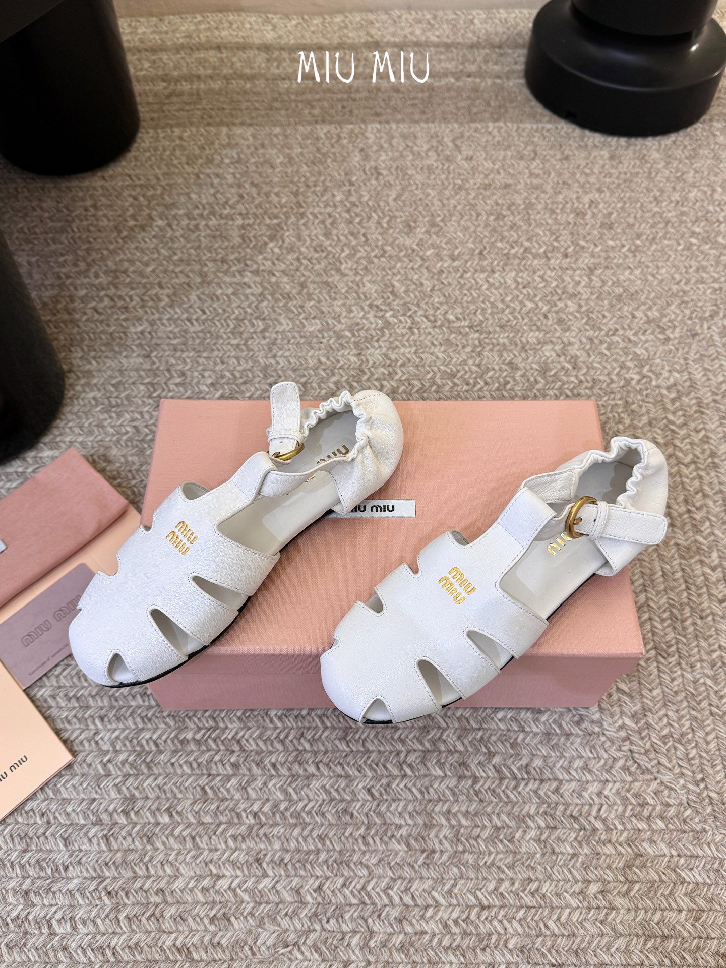 MiuMiu 缪缪 早春新款 走秀新款罗马鞋玛丽珍芭蕾舞鞋官方春夏走秀新款，时髦百搭·即可咸又可甜 一点