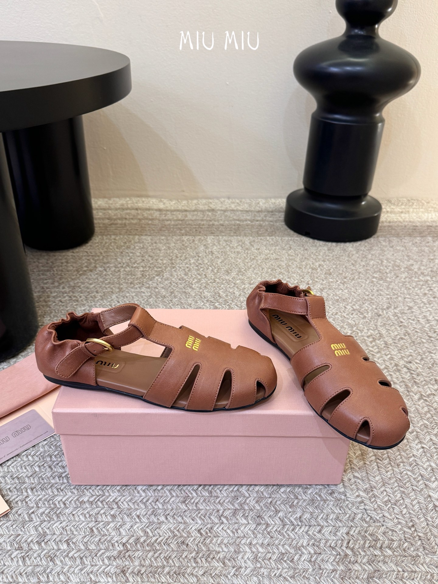 MiuMiu 缪缪 早春新款 走秀新款罗马鞋玛丽珍芭蕾舞鞋官方春夏走秀新款，时髦百搭·即可咸又可甜 一点