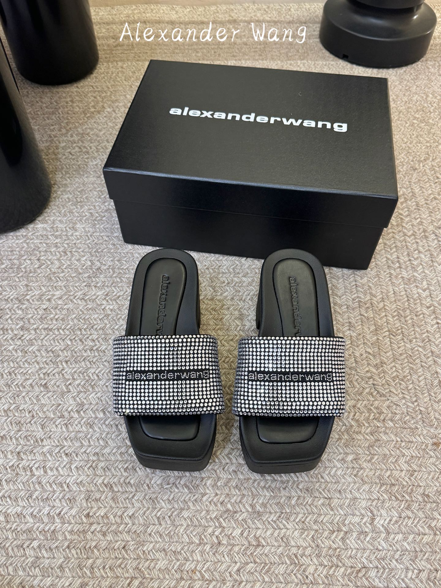 AlexanderWan* 大王 春夏最新款 澳钻 凉拖鞋 个性御姐风 超有质感 爱了爱了 该款设计简约