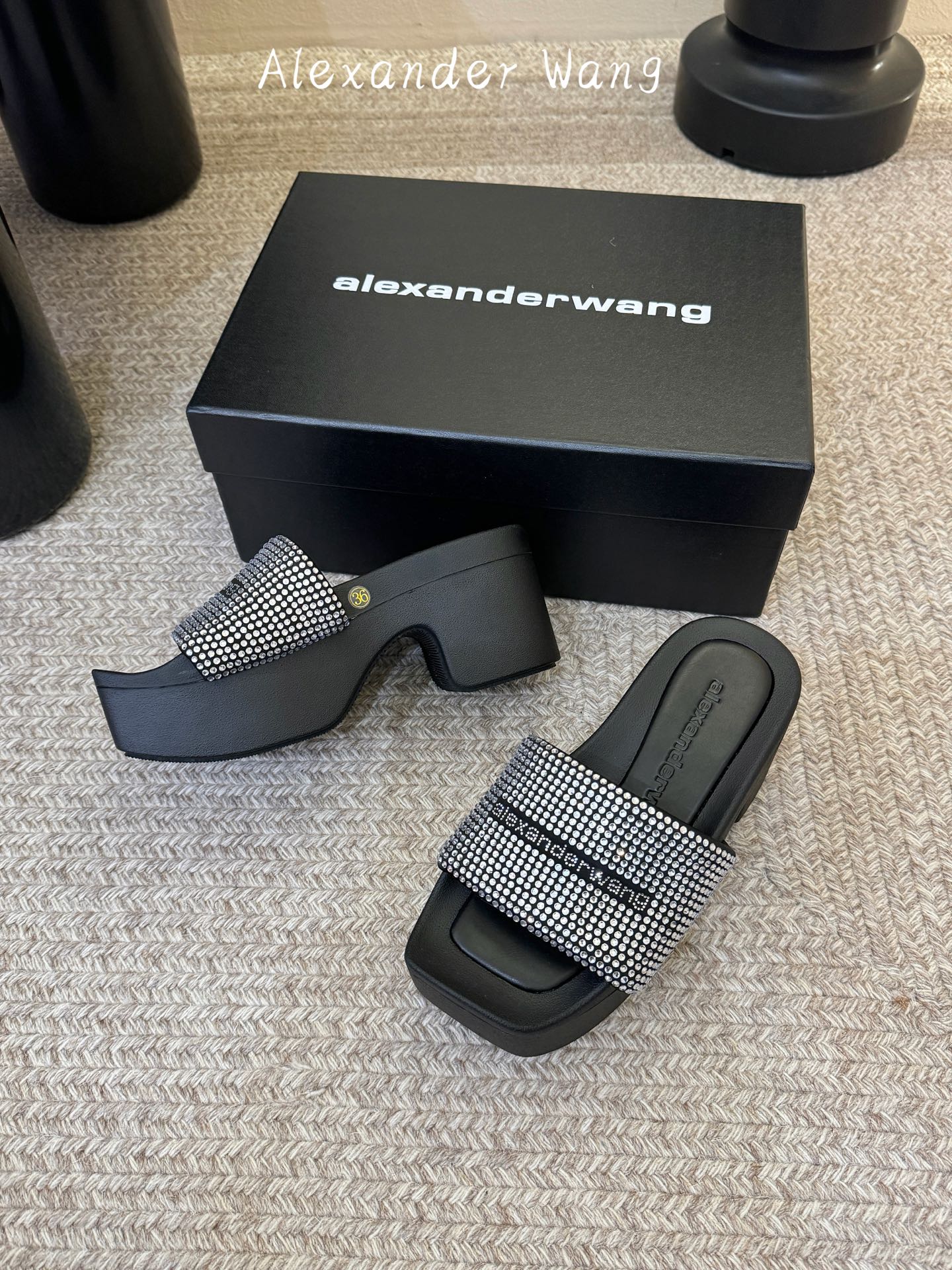 AlexanderWan* 大王 春夏最新款 澳钻 凉拖鞋 个性御姐风 超有质感 爱了爱了 该款设计简约