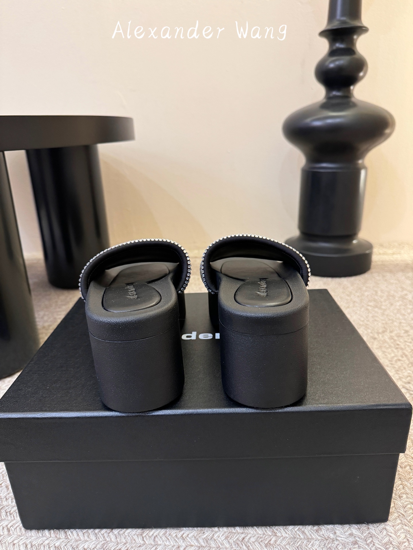 AlexanderWan* 大王 春夏最新款 澳钻 凉拖鞋 个性御姐风 超有质感 爱了爱了 该款设计简约