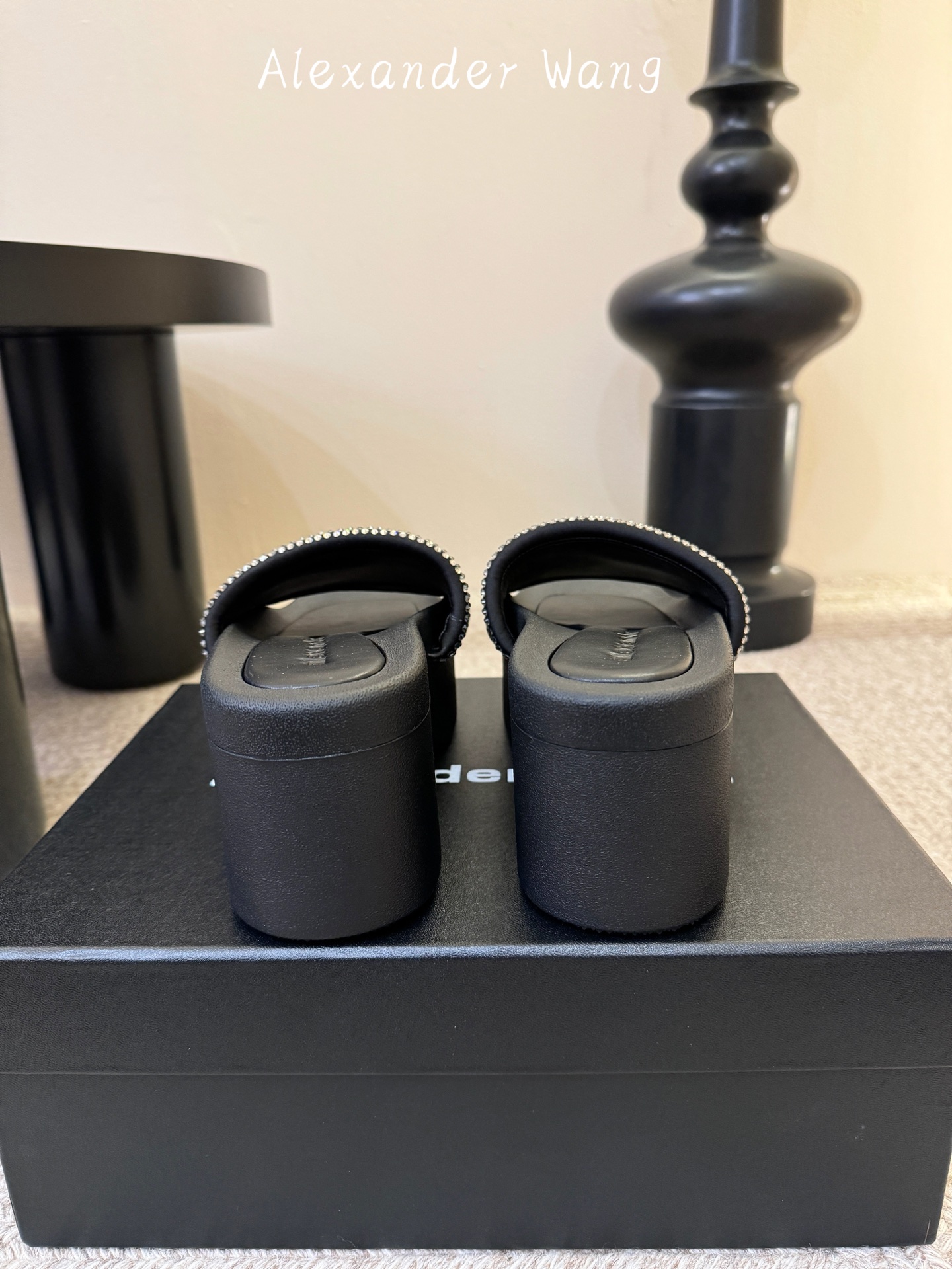 AlexanderWan* 大王 春夏最新款 澳钻 凉拖鞋 个性御姐风 超有质感 爱了爱了 该款设计简约