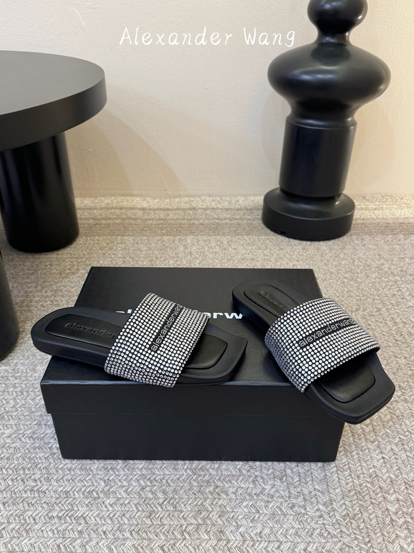 AlexanderWan* 大王 春夏最新款 澳钻 凉拖鞋 个性御姐风 超有质感 爱了爱了 该款设计简约