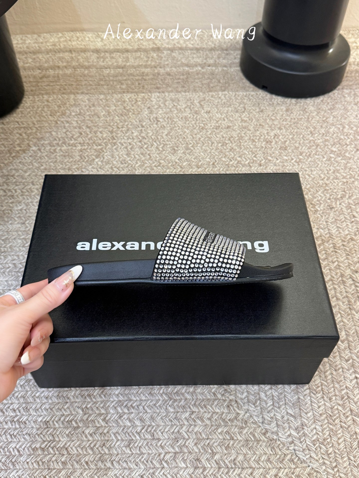 AlexanderWan* 大王 春夏最新款 澳钻 凉拖鞋 个性御姐风 超有质感 爱了爱了 该款设计简约