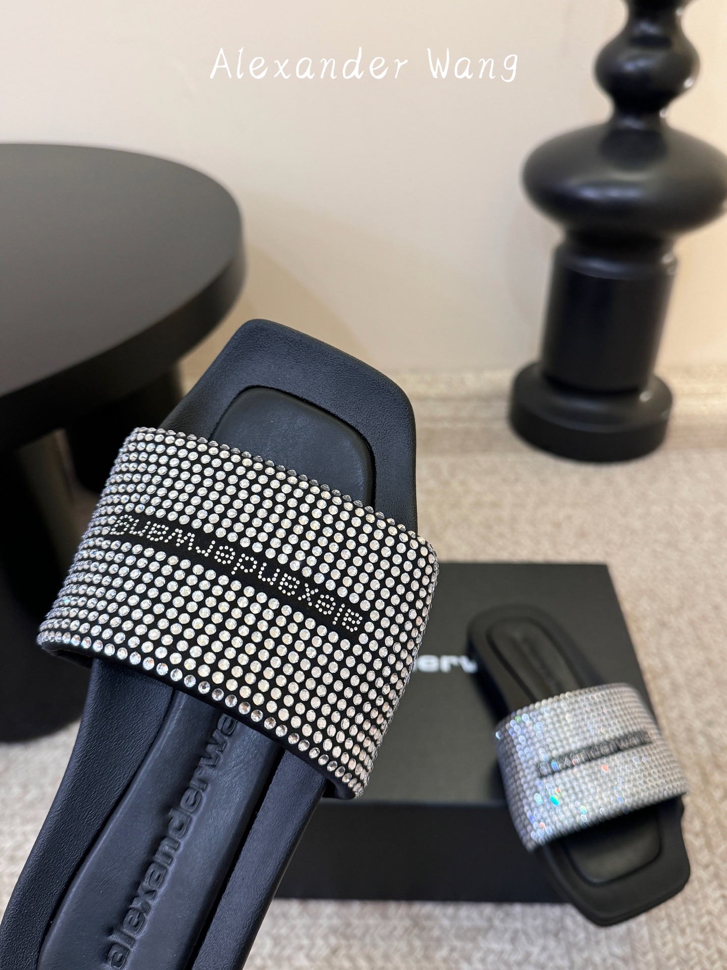 AlexanderWan* 大王 春夏最新款 澳钻 凉拖鞋 个性御姐风 超有质感 爱了爱了 该款设计简约