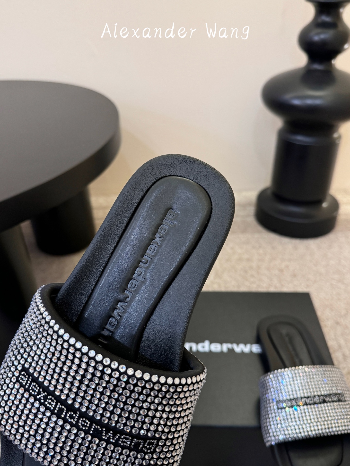 AlexanderWan* 大王 春夏最新款 澳钻 凉拖鞋 个性御姐风 超有质感 爱了爱了 该款设计简约