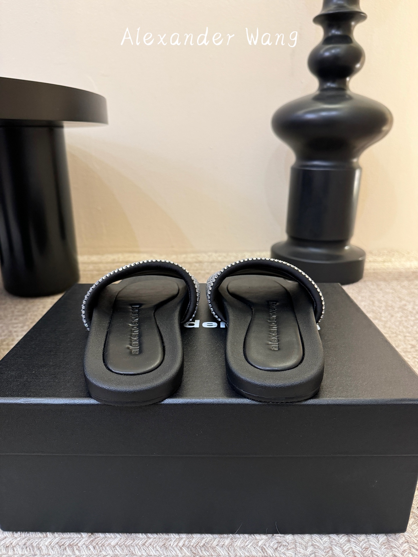 AlexanderWan* 大王 春夏最新款 澳钻 凉拖鞋 个性御姐风 超有质感 爱了爱了 该款设计简约