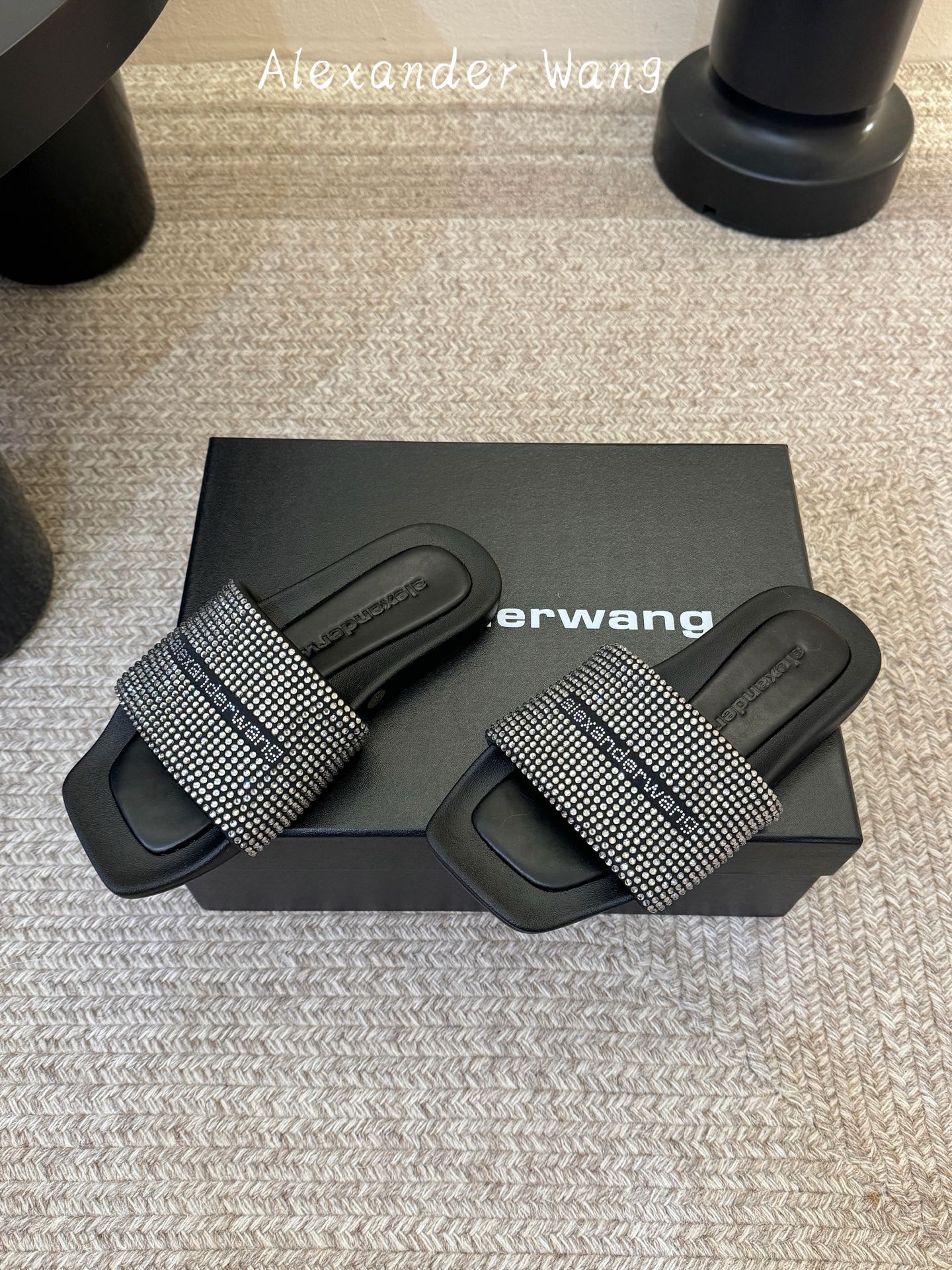 AlexanderWan* 大王 春夏最新款 澳钻 凉拖鞋 个性御姐风 超有质感 爱了爱了 该款设计简约