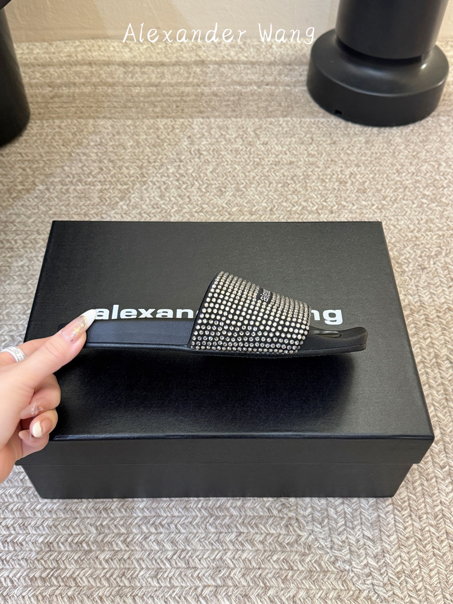 AlexanderWan* 大王 春夏最新款 澳钻 凉拖鞋 个性御姐风 超有质感 爱了爱了 该款设计简约