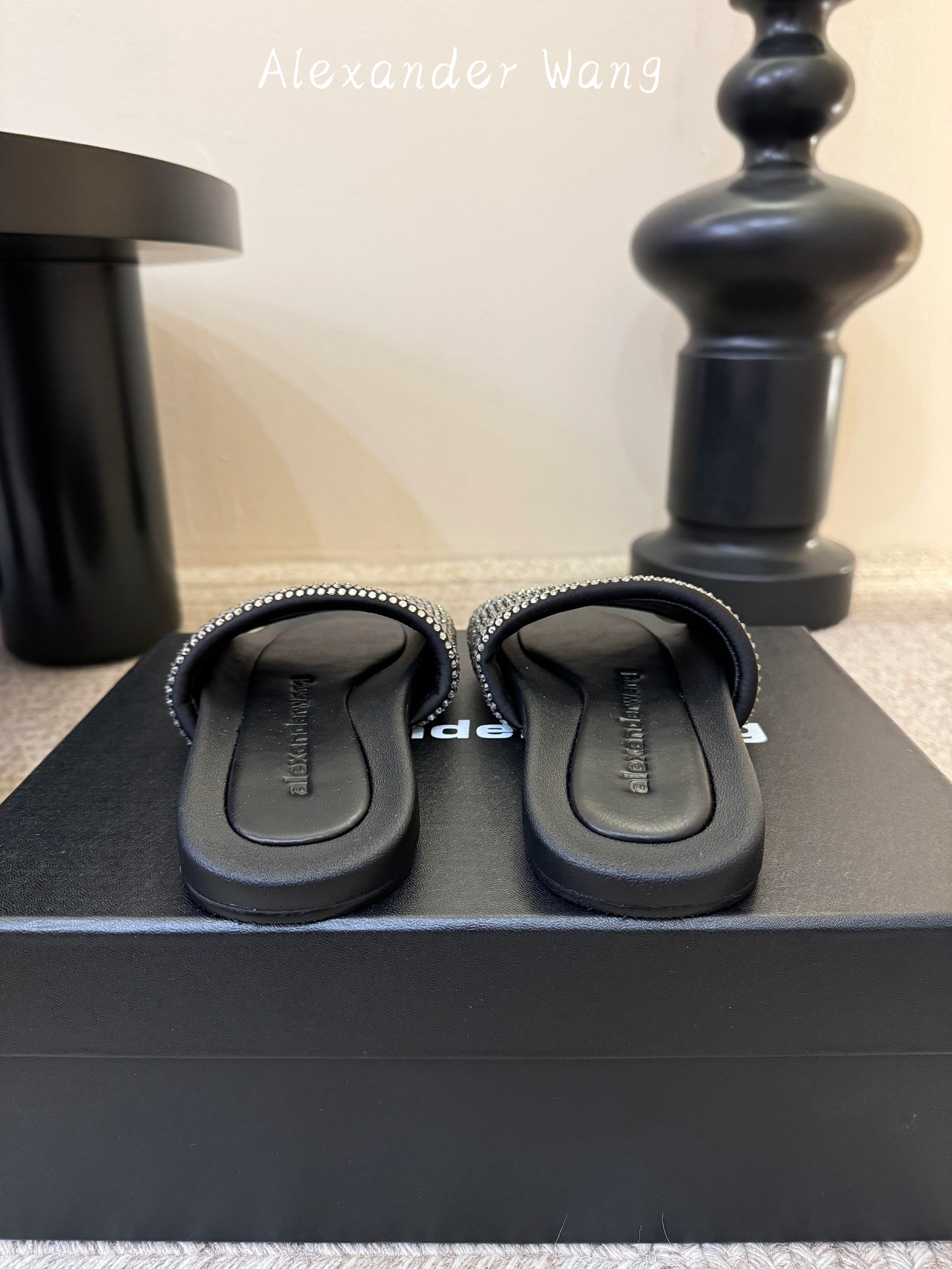 AlexanderWan* 大王 春夏最新款 澳钻 凉拖鞋 个性御姐风 超有质感 爱了爱了 该款设计简约