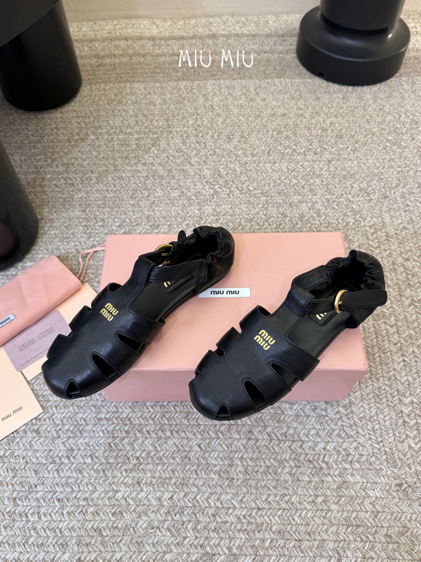 MiuMiu 缪缪 早春新款 走秀新款罗马鞋玛丽珍芭蕾舞鞋官方春夏走秀新款，时髦百搭·即可咸又可甜 一点