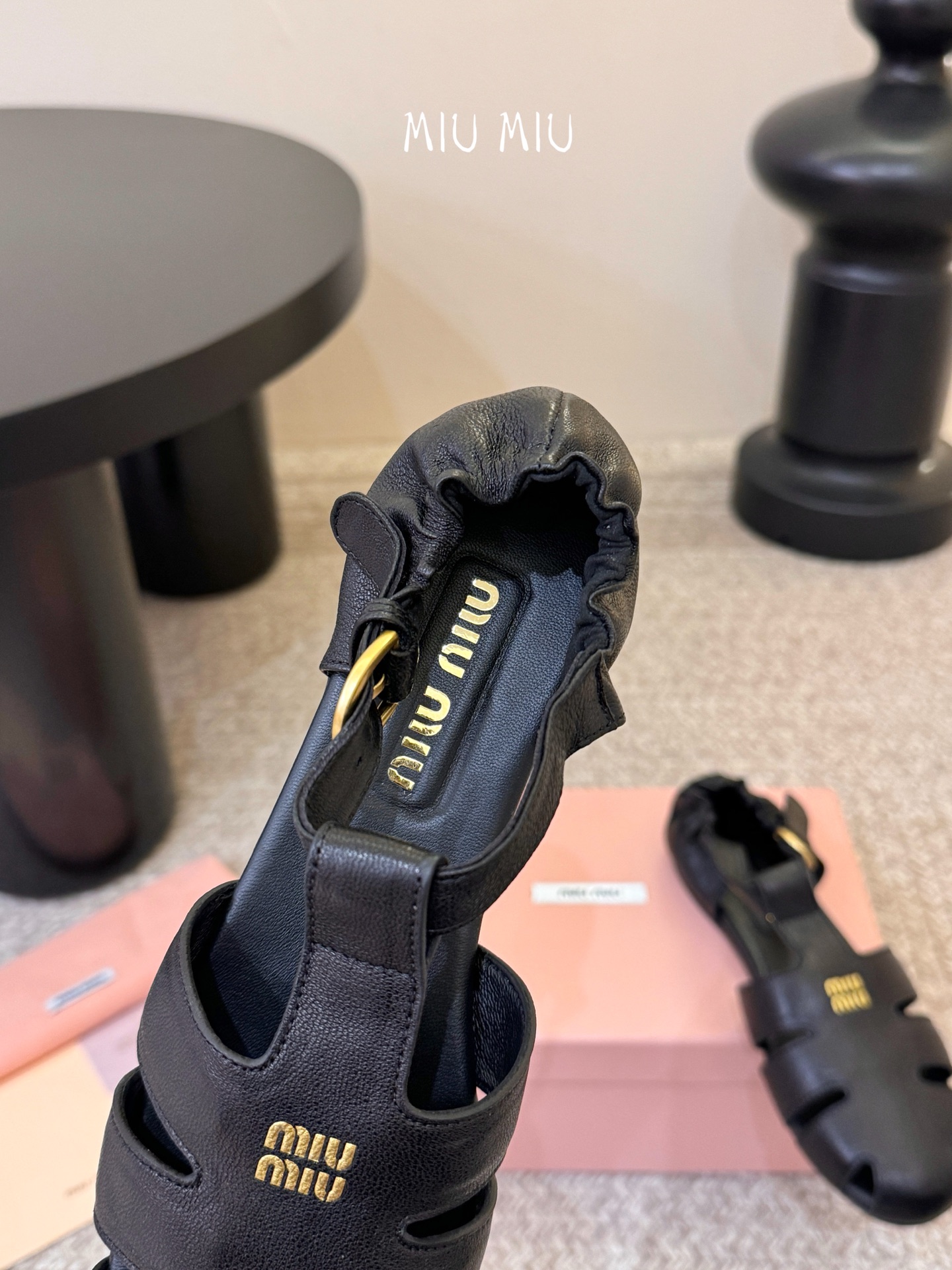 MiuMiu 缪缪 早春新款 走秀新款罗马鞋玛丽珍芭蕾舞鞋官方春夏走秀新款，时髦百搭·即可咸又可甜 一点