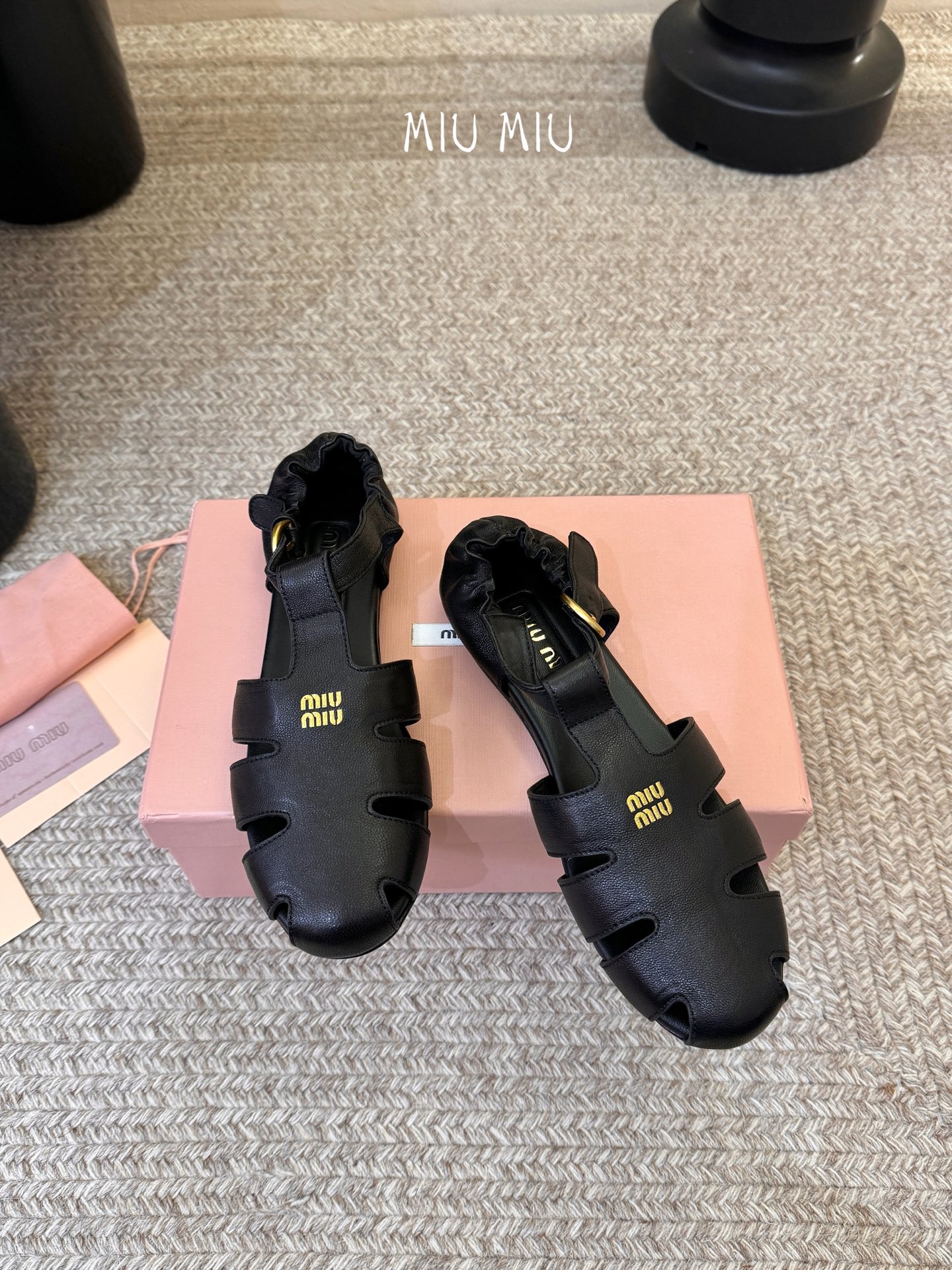 MiuMiu 缪缪 早春新款 走秀新款罗马鞋玛丽珍芭蕾舞鞋官方春夏走秀新款，时髦百搭·即可咸又可甜 一点