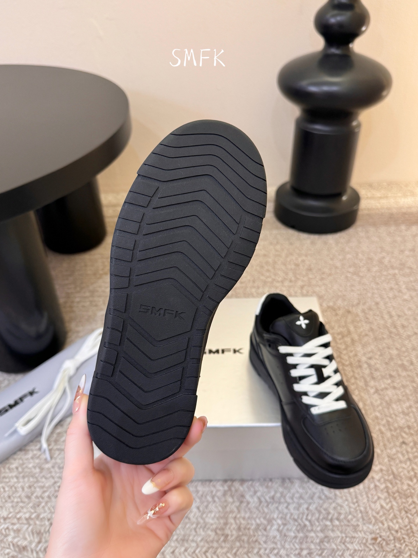 SMFK 小众潮牌 春夏新款 十字花 大头厚底 德比鞋百搭的极简风国潮，新作继承了诸多品牌制胜的流行元素